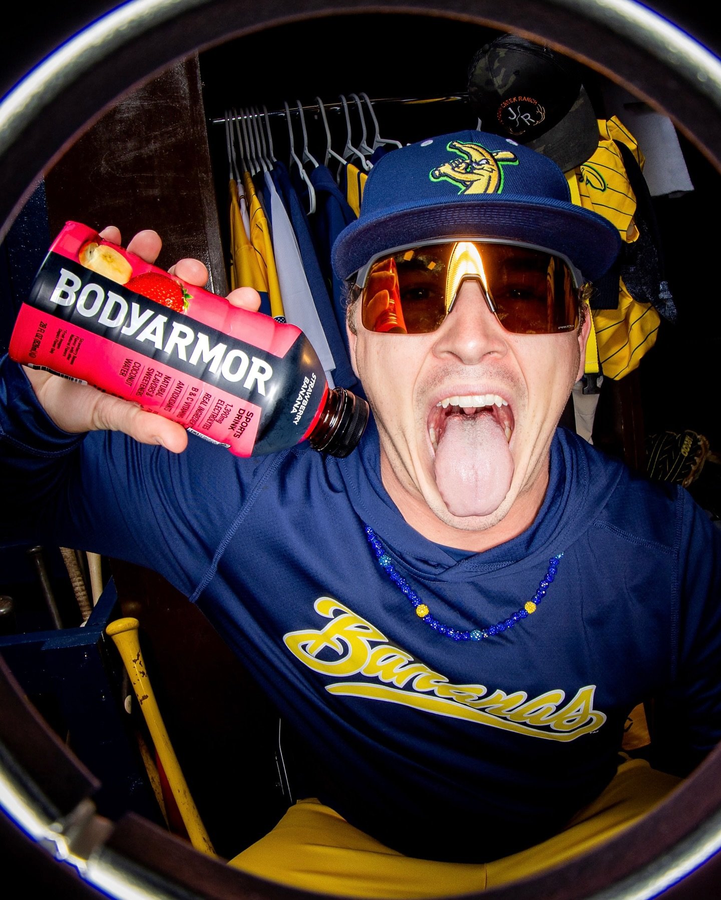drinkbodyarmor_1757520213_3718671533901728946_15354328.jpg