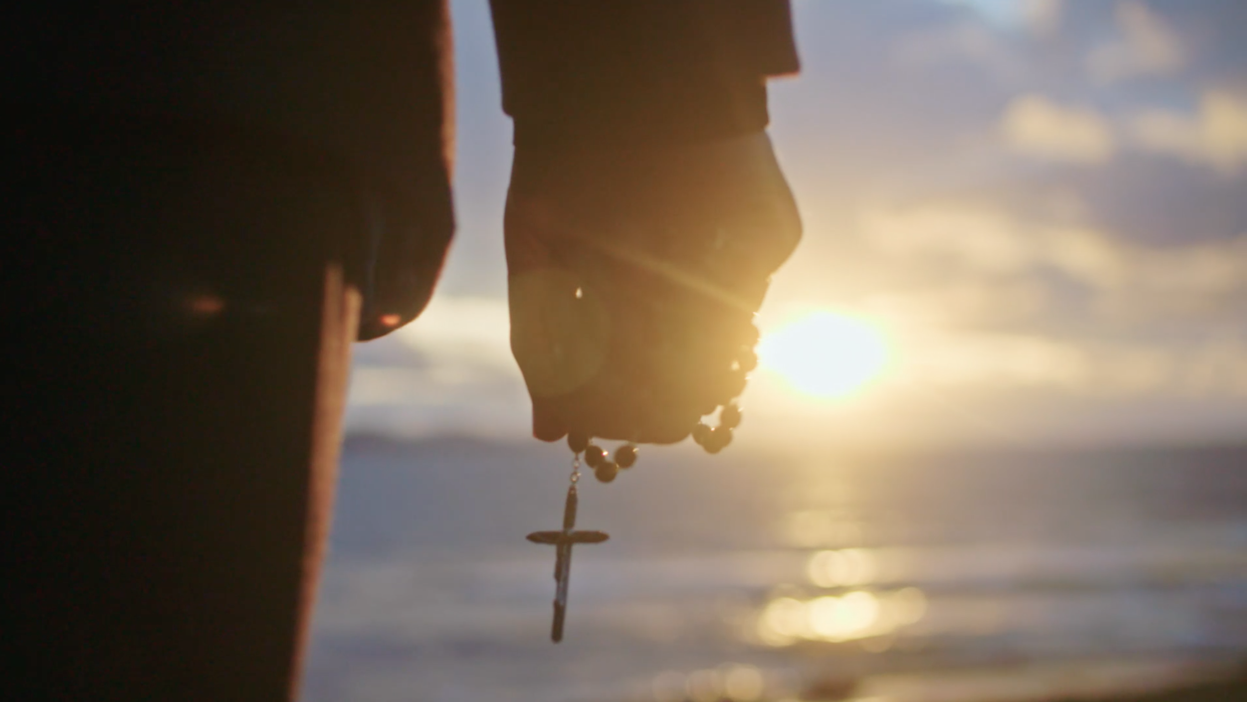 Peyton_Nephew Pat Peyton Rosary in hand_PRAY.png