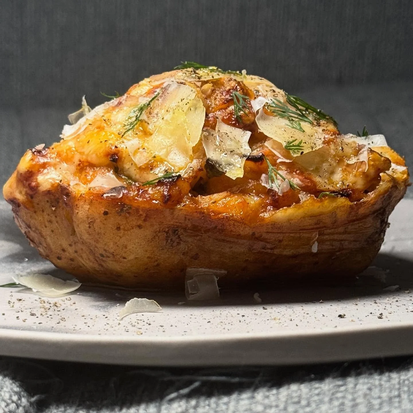 Bouillabaisse Baked Potato

Left over soup &amp; seafood

#fishpieinapotato