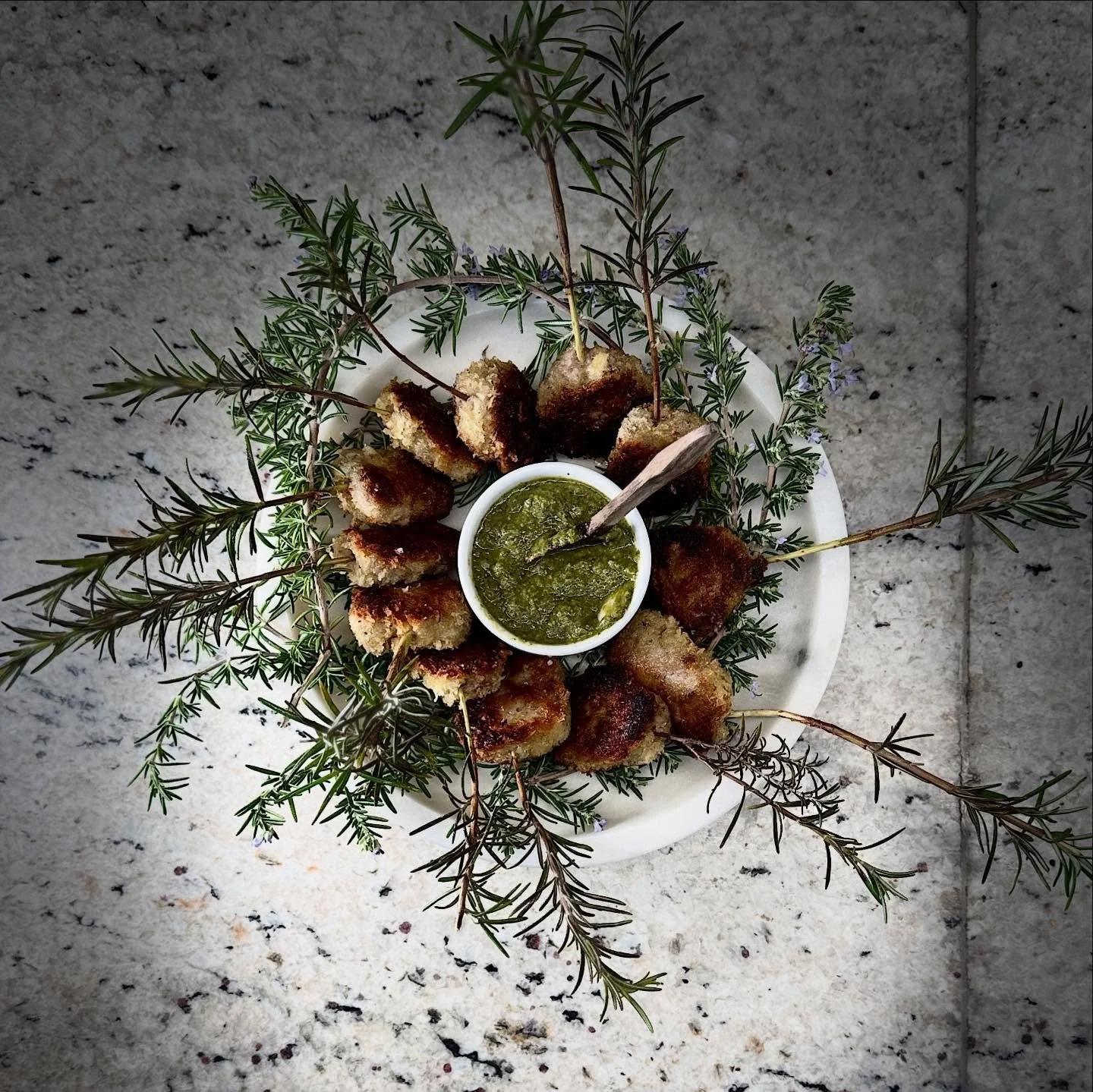 Rosemary &amp; Mustard Lamb Sticklets 

Crowd pleaser for sure 😍

@smile.catering 

#fingerfood