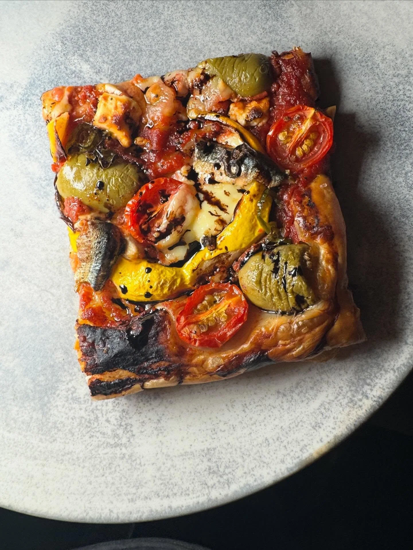 Tuesday morning and this tart is everything ☀️ Flaky puff pastry, cherry tomato, yellow squash, white anchovy, chilli, bocconcini and Sicilian green olives. Just yes. 🍅🫒🌶️

#yum #sydneyfood #pastrylife #foodinspiration #eeeeeats​​​​​​​​​​​​​​​​