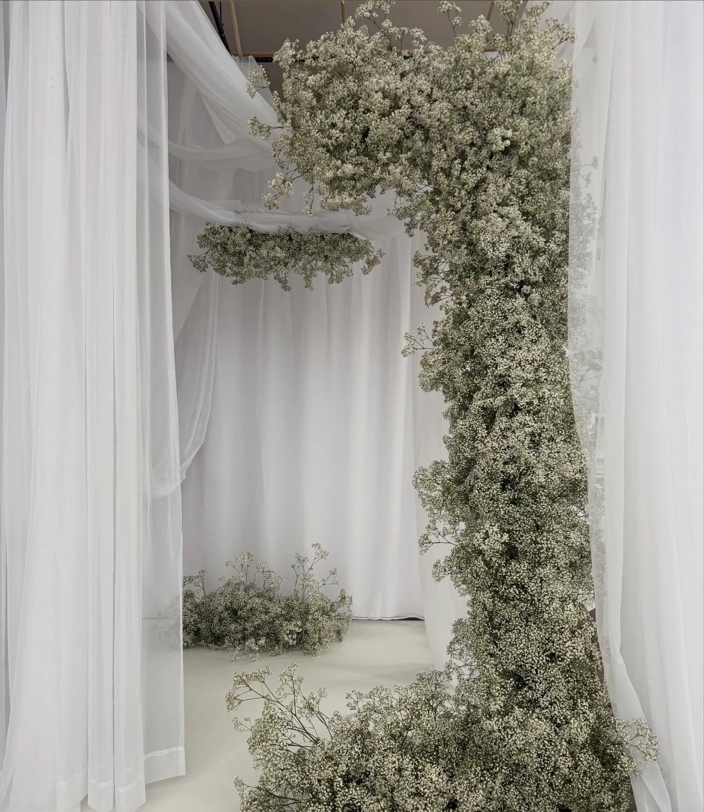 The Mother&rsquo;s Day Set is officially live at Bloom🌿

The space has been gently transformed by the artistry of @tarrygrove , and it feels like stepping into something so so special

Ashley poured so much care into this installation, and you can f