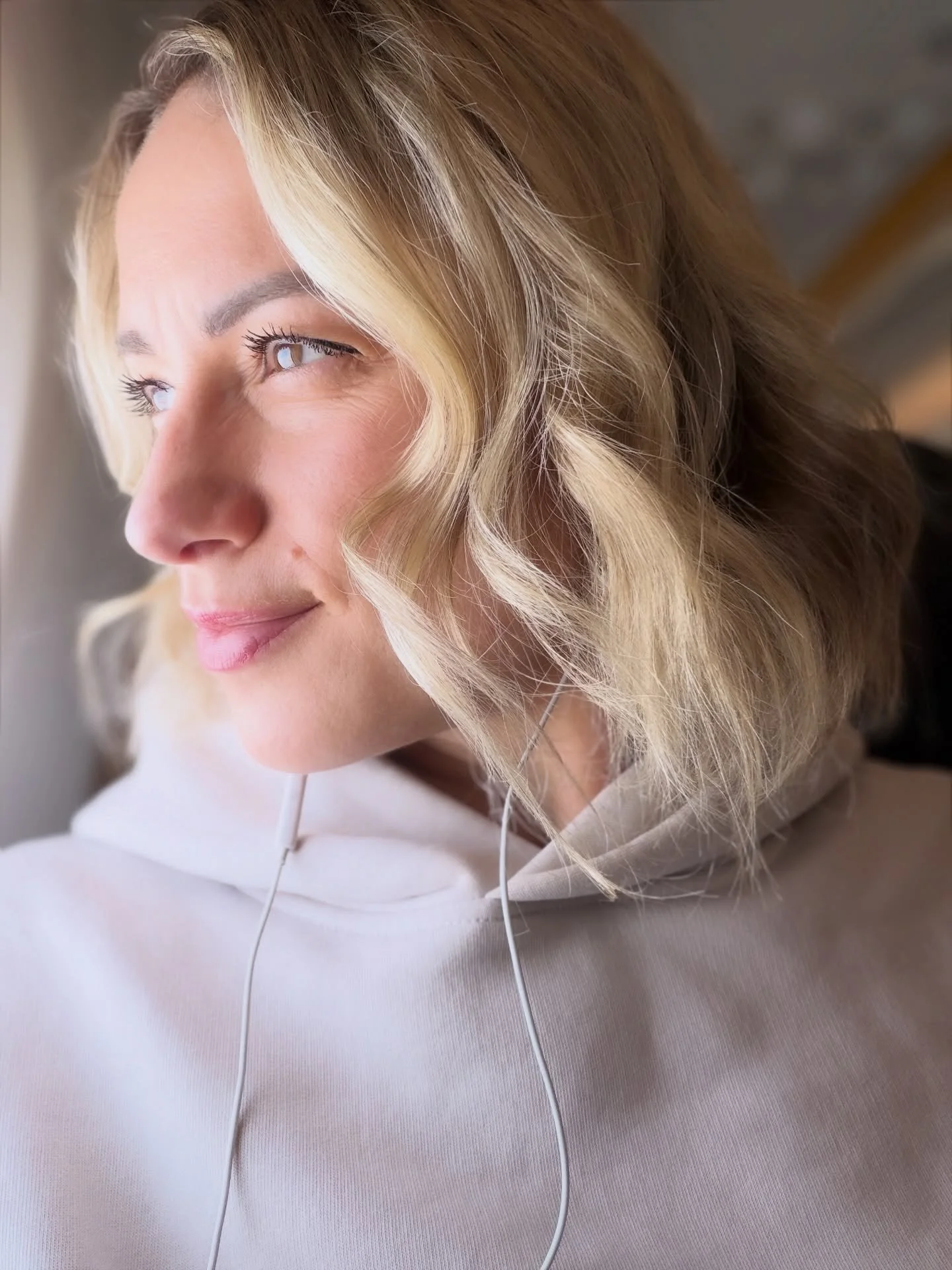 And she&rsquo;s off again! This time to do Ecstatic Dance Facilitator Training, with @dancethemedicine 💃 

For anyone out there there who thinks they are too old or late in life to do something you love - let this be your inspiration. ✨

As a child,