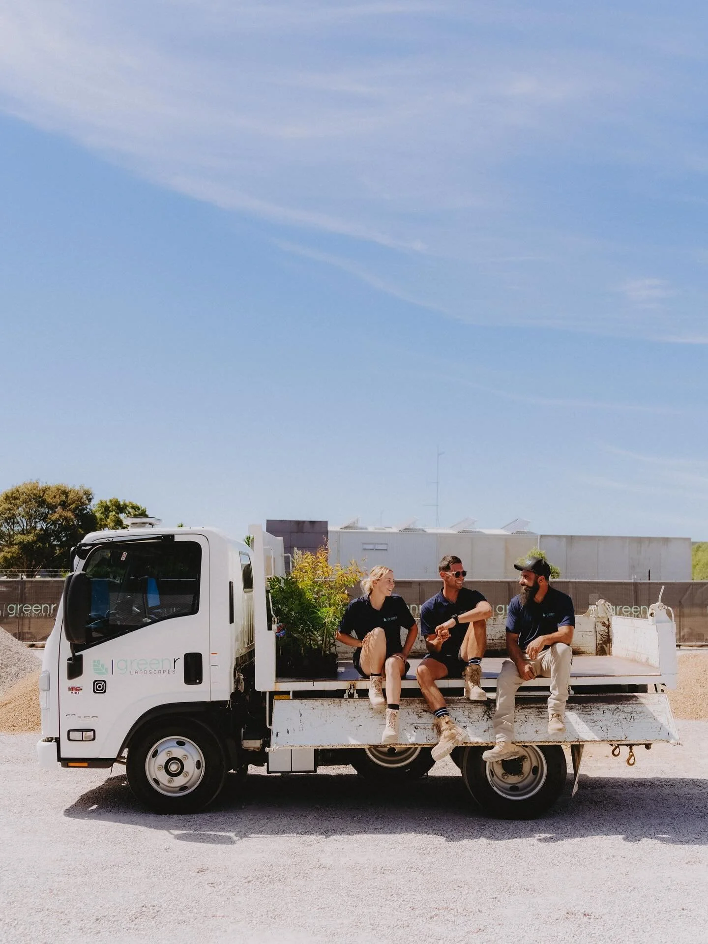 Small biz highlight β¨
Another job I’ve been wanting to share since the start of the year (can you believe we shot this on a high 30 degrees day?) π‘οΈβοΈ Spent a few hours documenting some projects and then the team hard at work in the hot sun (n