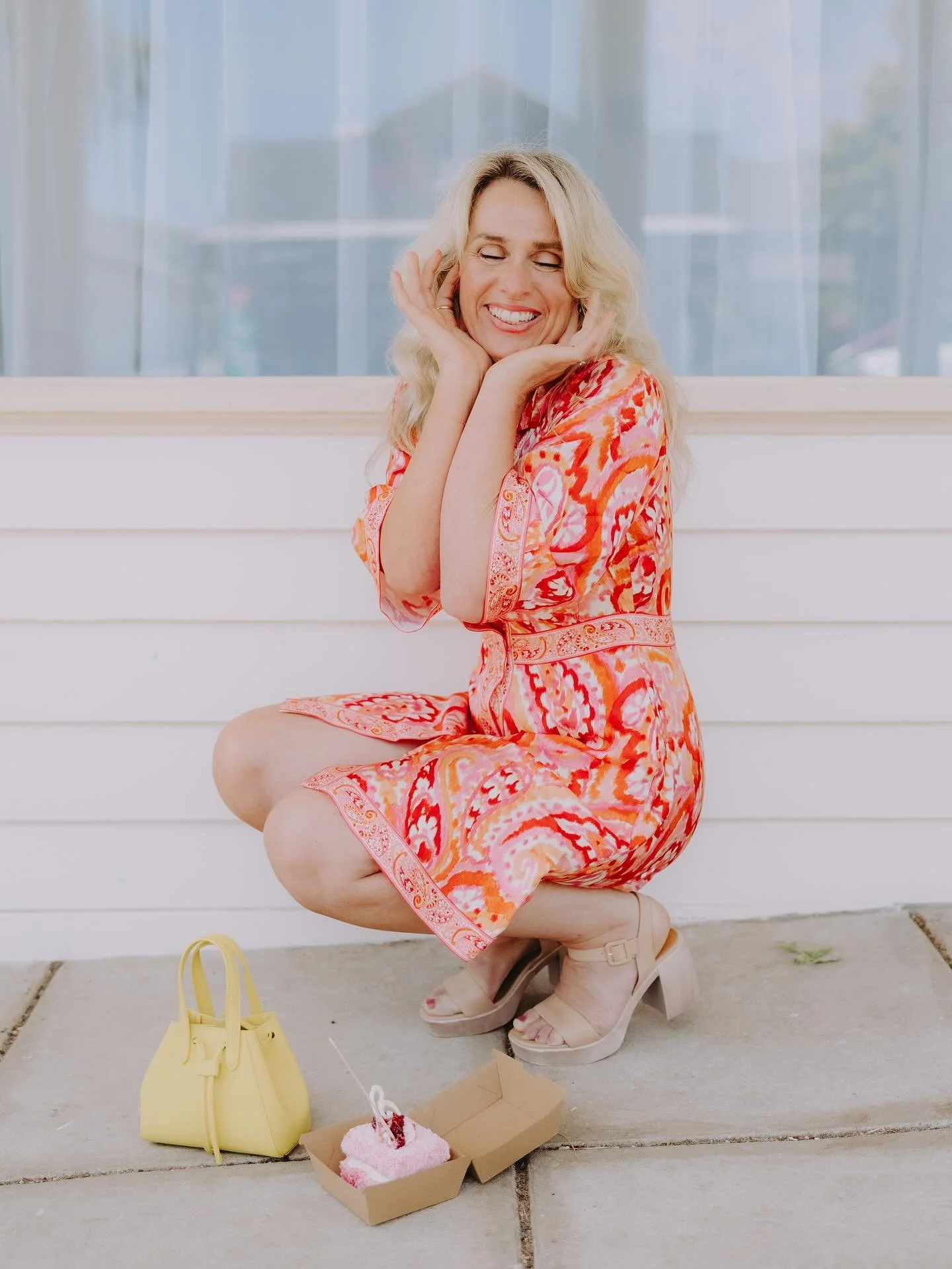 Happiest Birthday @flockhartjodi 🥰💕🌼
The beautiful energy in-front of my camera the most, my fellow flower lover, and creative soul mate! Hope you have a beautiful day full of more pink lamingtons and sunshine 🥹✨ Grateful our paths crossed!