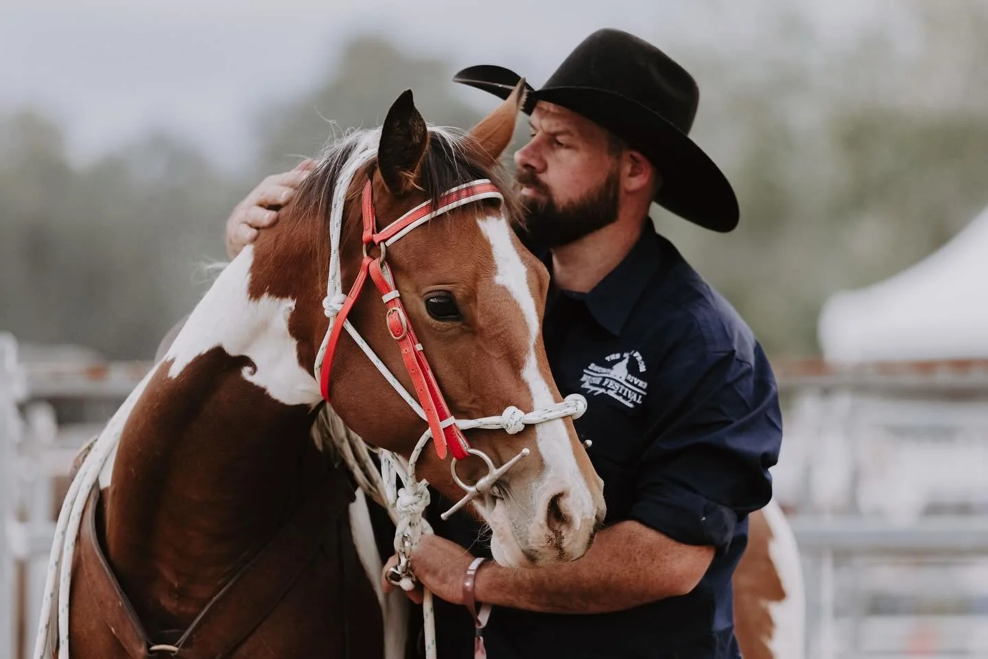 Day one roundup at @mfsr_bushfestival 🐴🌾 From sitting in fog as the dogs kicked off at sunrise, to clear skies and cracking flaming&rsquo; whips.. 🔥 Can&rsquo;t wait to see what tomorrow will bring! 🙌🏼
 
🎥 Photo by @_chloesmithphotography_ 
 
@