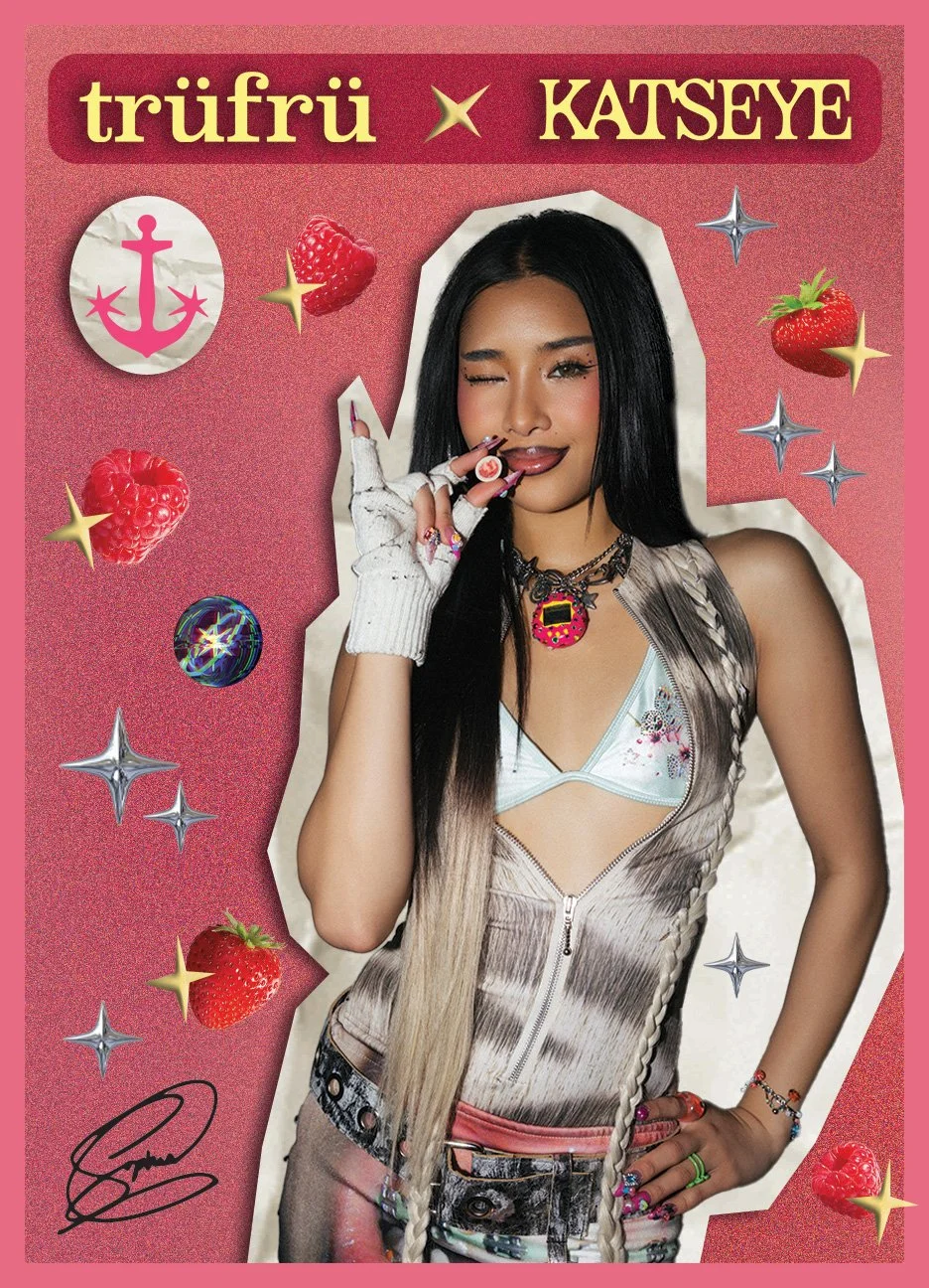 Trading card-63×88mm-Front_Sophia.jpg