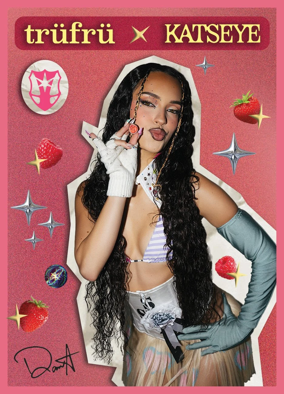Trading card-63×88mm-Front_Daniela.jpg
