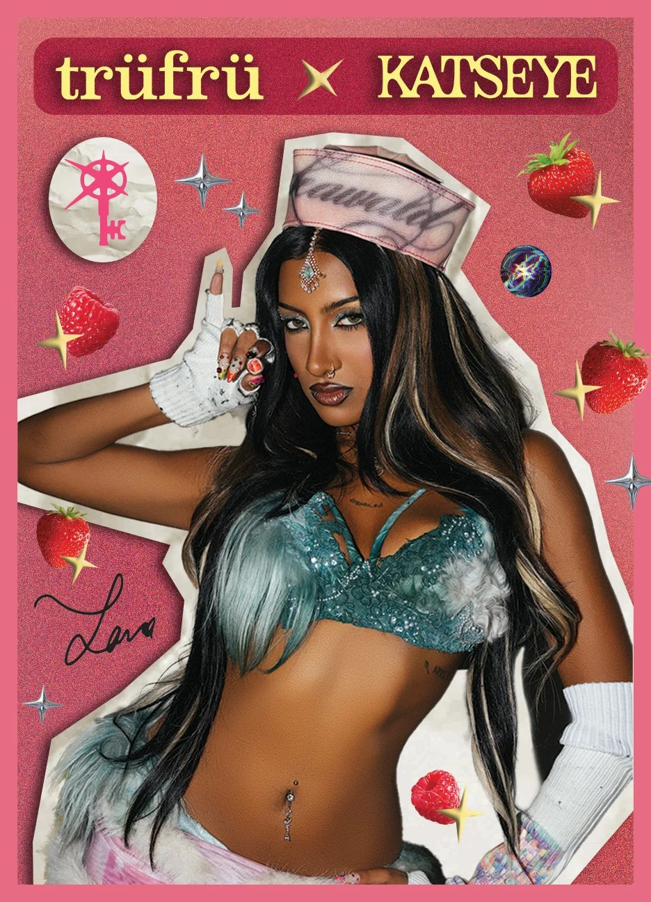 Trading card-63×88mm-Front_Lara.jpg