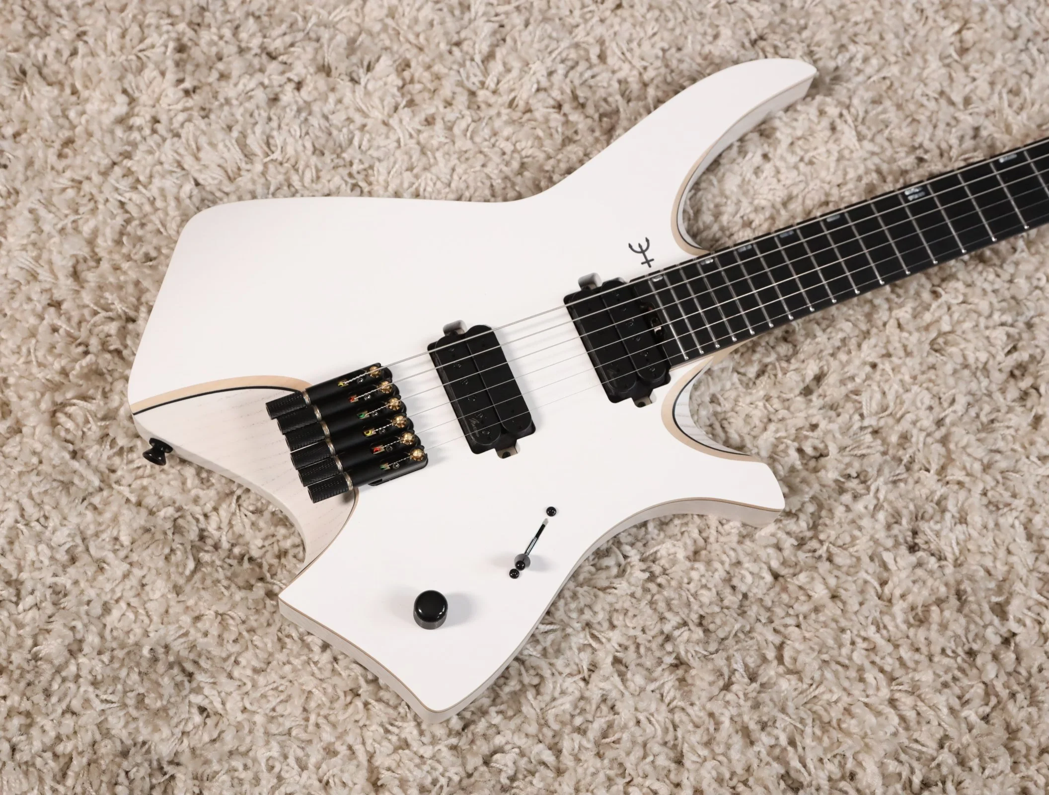 Neptune Lunar White NE0205