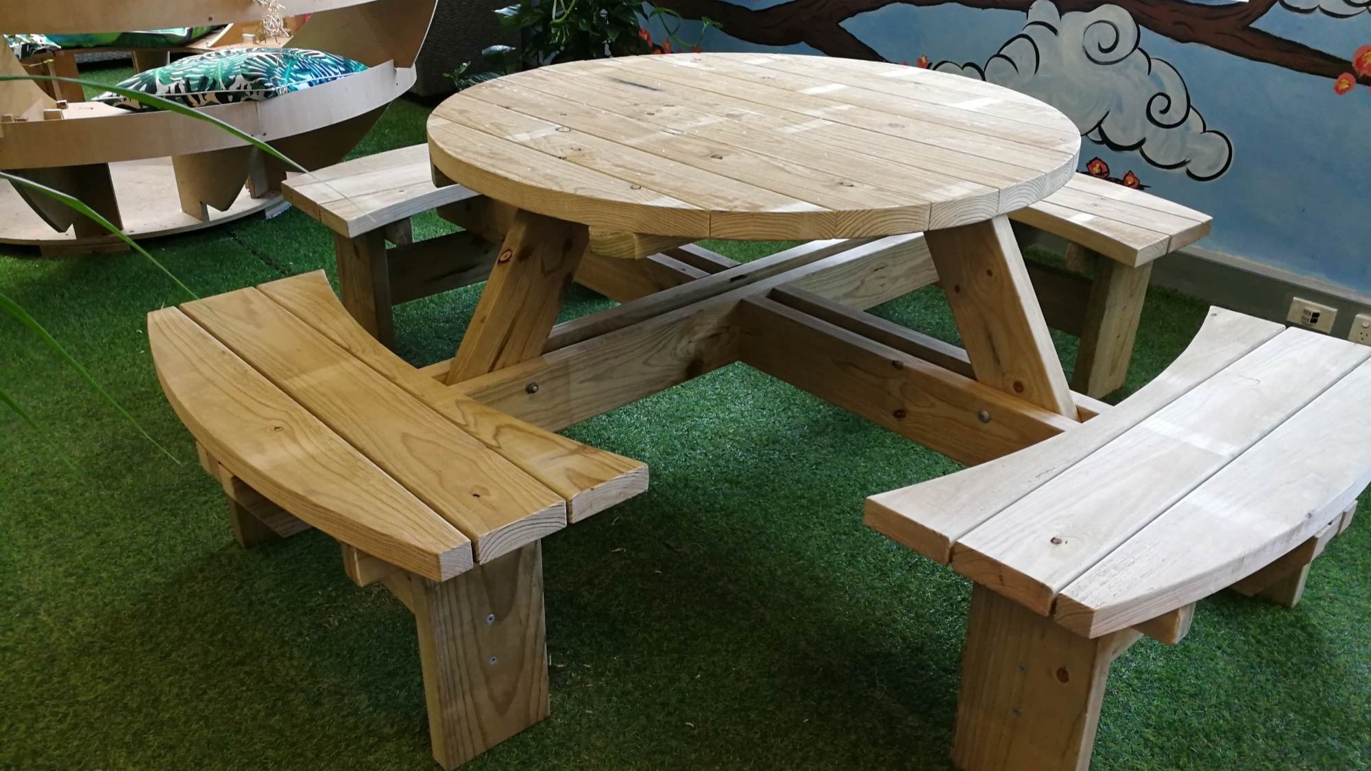 tk-tables-round-picnic-table-3.jpg