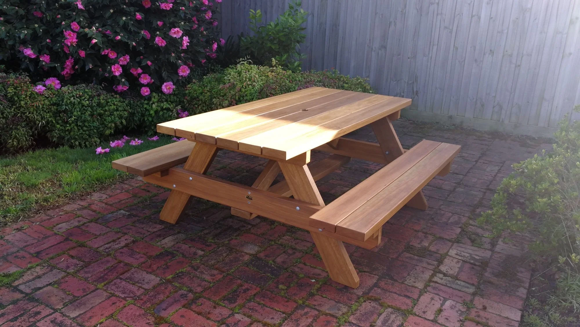 tk-tables-premium-hardwood-picnic-table-1.8m-86cm.jpg