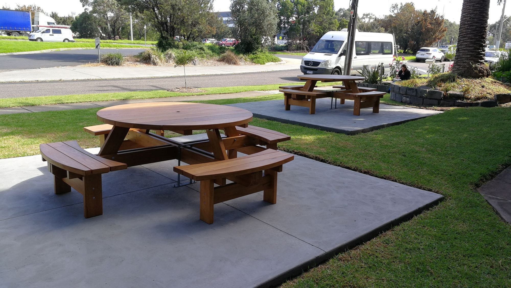 tk-tables-round-picnic-table-4.jpg