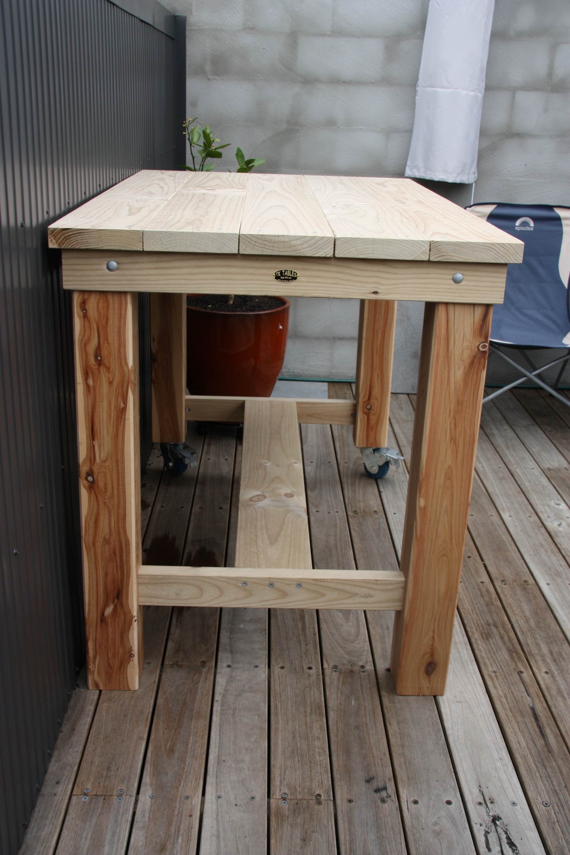 tk-tables-solid-posted-table-5.jpg
