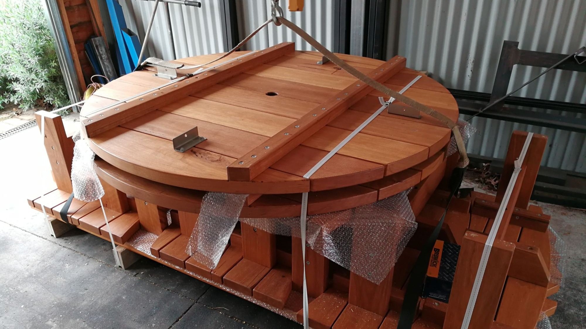 tk-tables-round-picnic-table-2.jpg