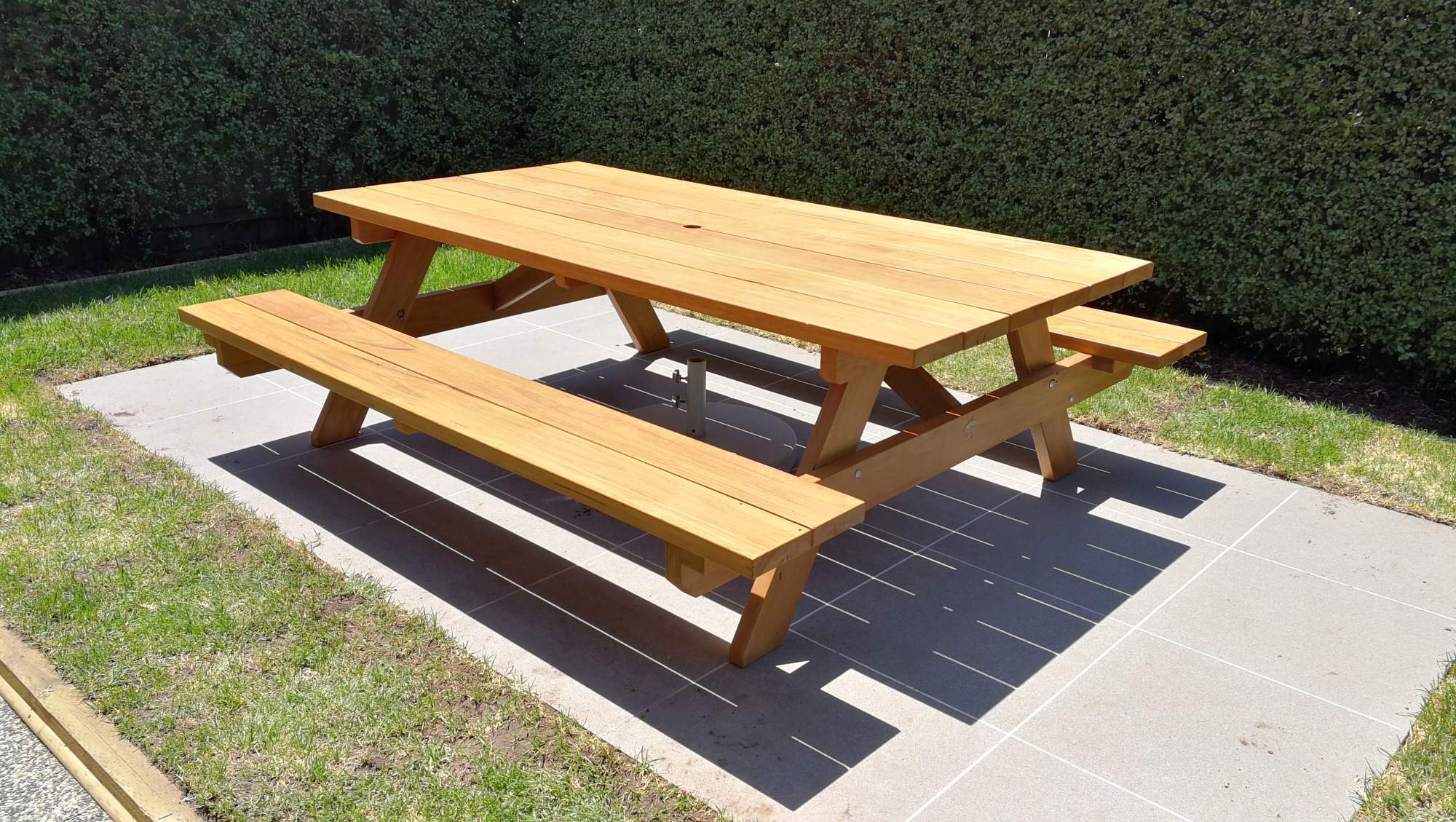 tk-tables-premium-picnic-table-2.4m-86cm.jpg