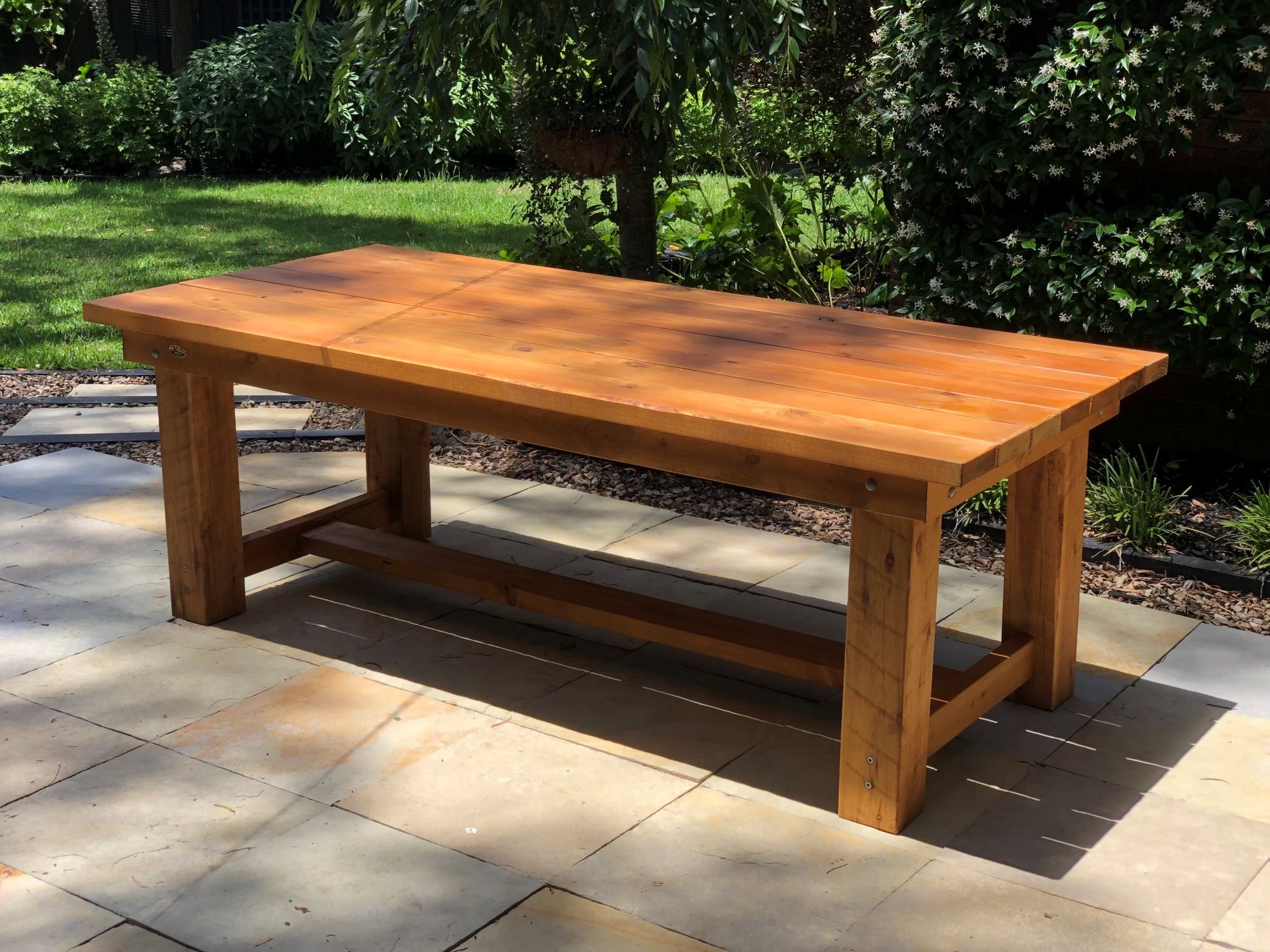 tk-tables-solid-posted-table-4.jpg