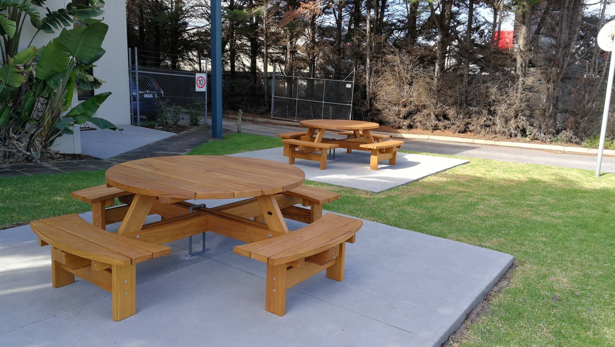 tk-tables-round-picnic-table-5.jpg