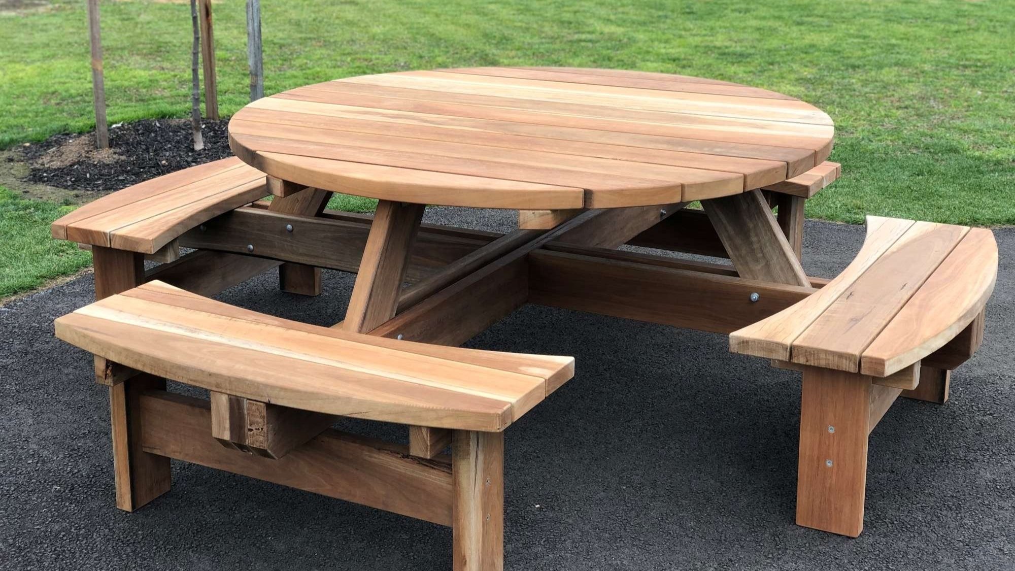 tk-tables-round-picnic-table-8.jpg