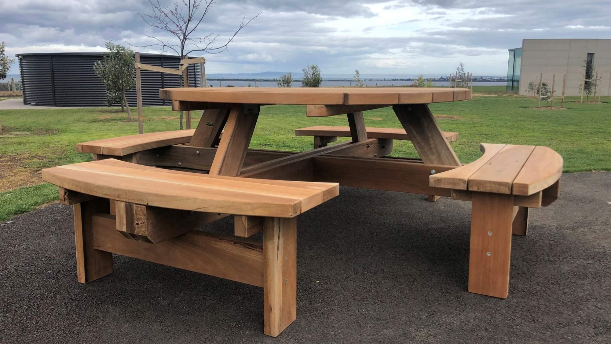tk-tables-round-picnic-table-10.jpg