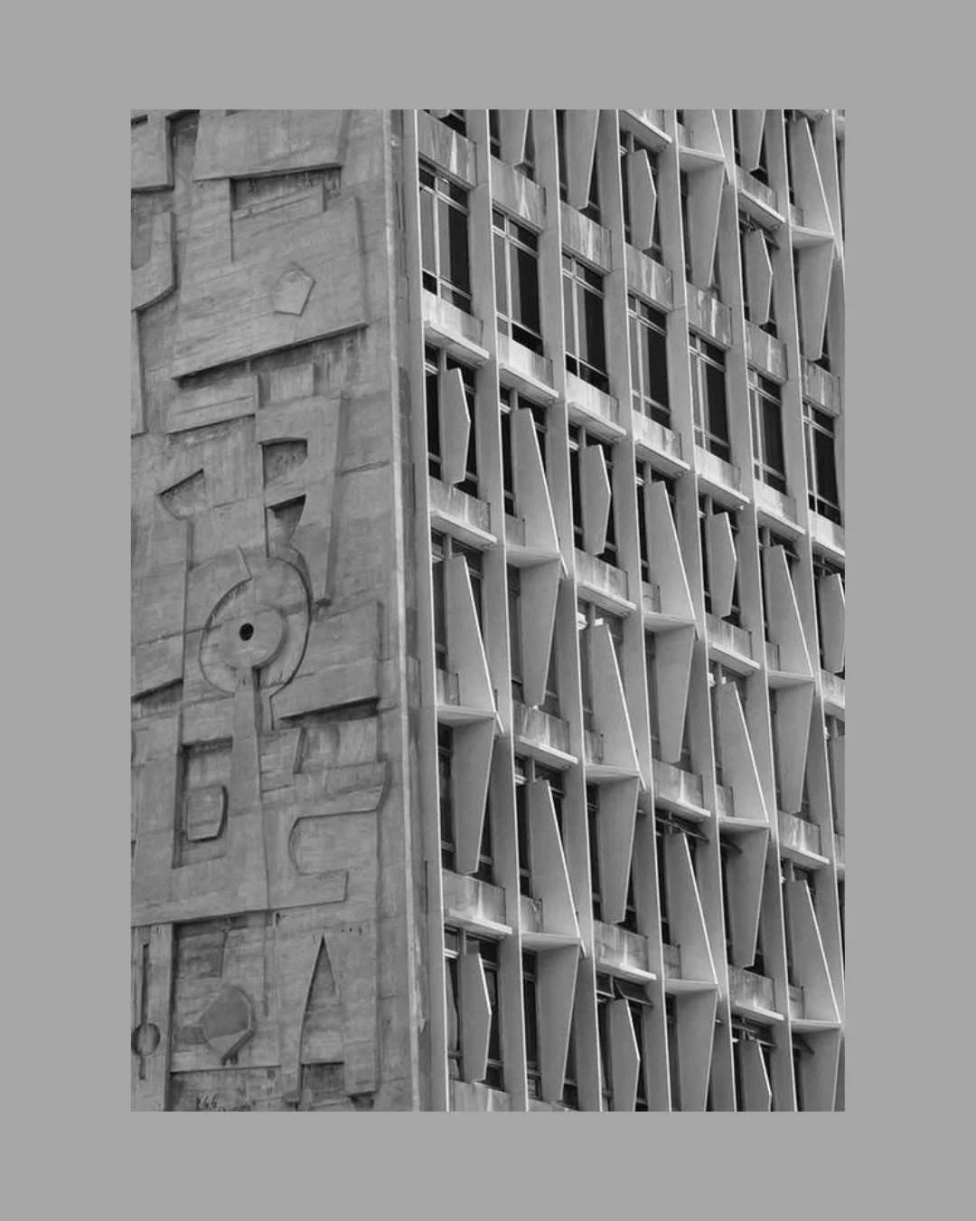 The iconic Banco de Guatemala building in Guatemala - Jorge Montes C&oacute;rdova and Ra&uacute;l Minondo. 

The massive bas-relief sculptures and murals cast directly into the concrete at the iconic Banco de Guatemala 

Architecture: Jorge Montes C&