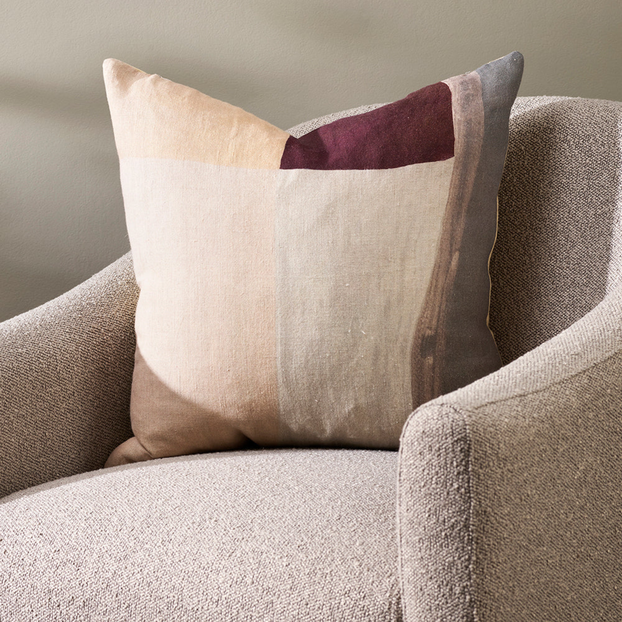 Benny Cushion_Close Up.png