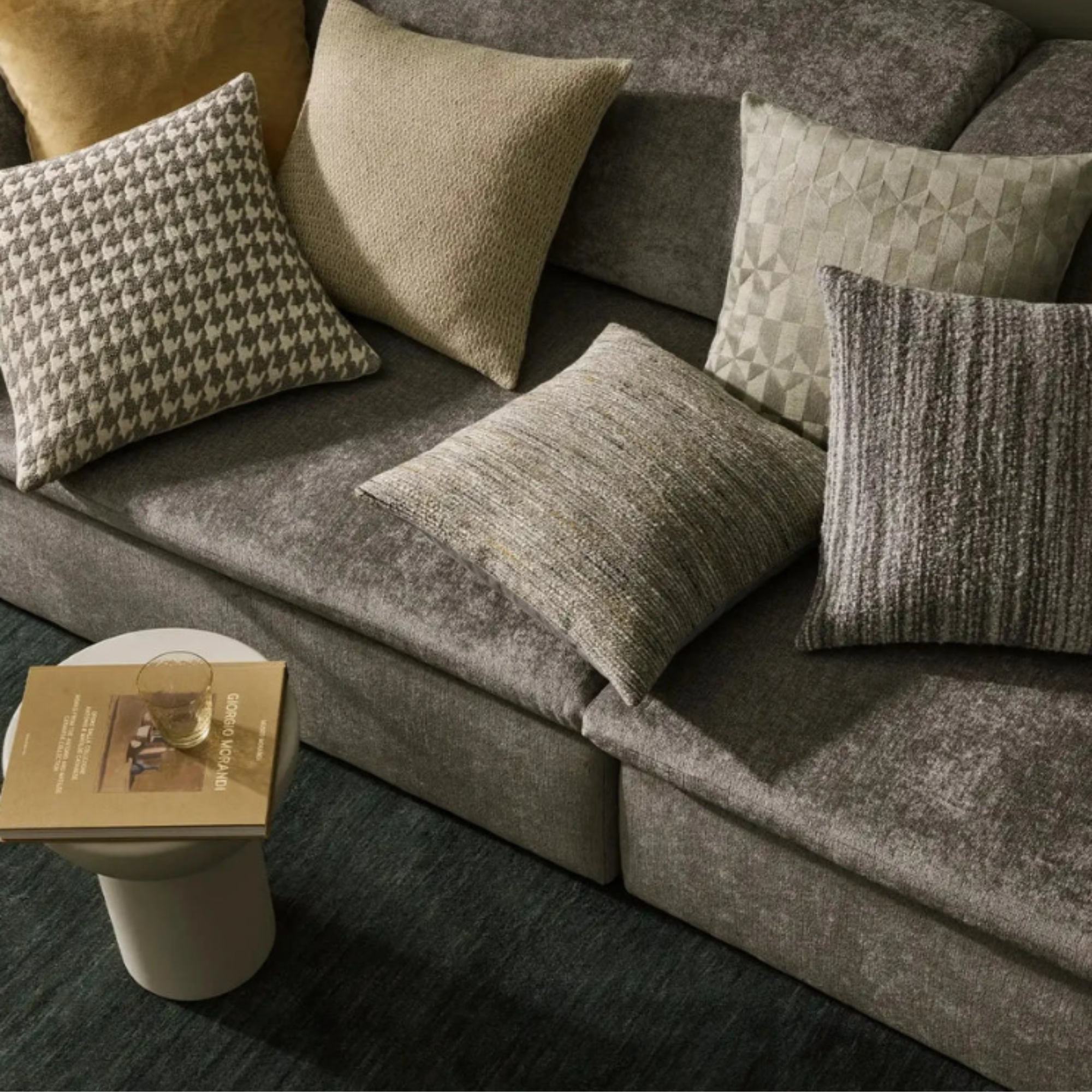 Giovanni Cushion_Colour Mist_Display.png