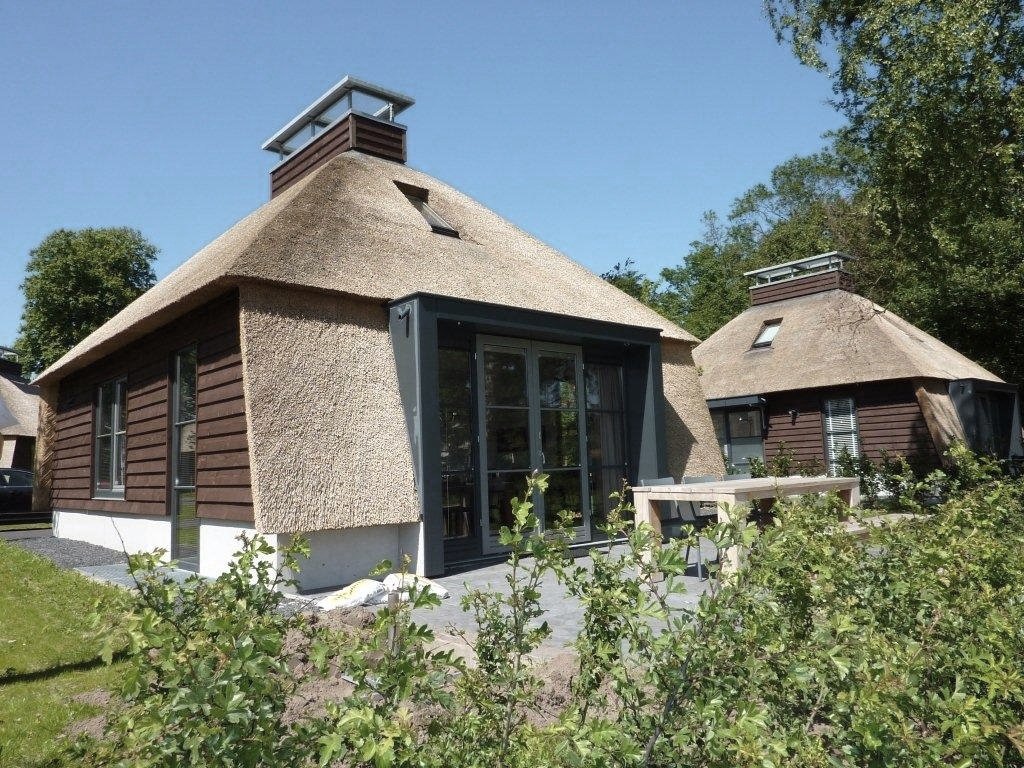 E1497115.jpg