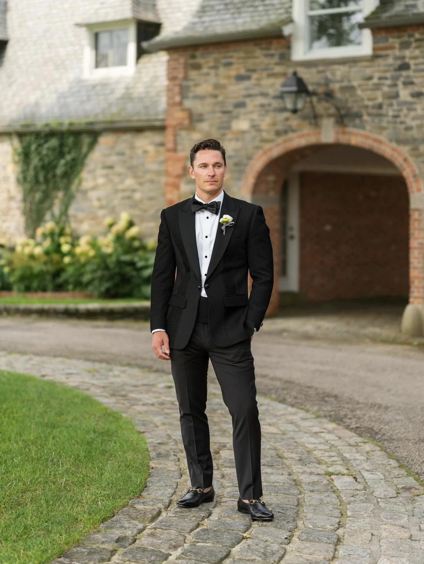 Two celebrations, two looks, one epic weekend.

@hummingbirdwed @danforthneal @longwoodvenueanddestinations @newdealhorsecarriage @majicalbeats @shepherdsrun @blackstoneri @eedecor @chicpartyco @fleurevent @peakeventservices @bbjlatavola @platinumroa