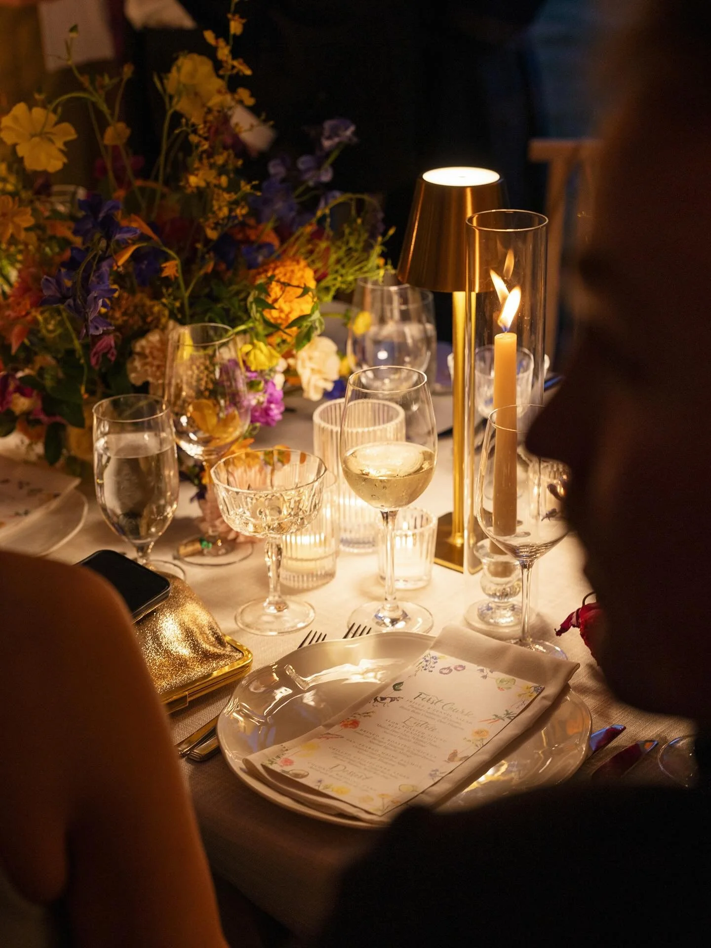 A few fun reception vibes from the most spectacular New England wedding&ndash;a true at-home coastal celebration.

@marreroevents @thewhiteapron @whitemossandtwigs @michellemears @thesultans @demiche @christinecornellbridaldresser @griffingriffinligh