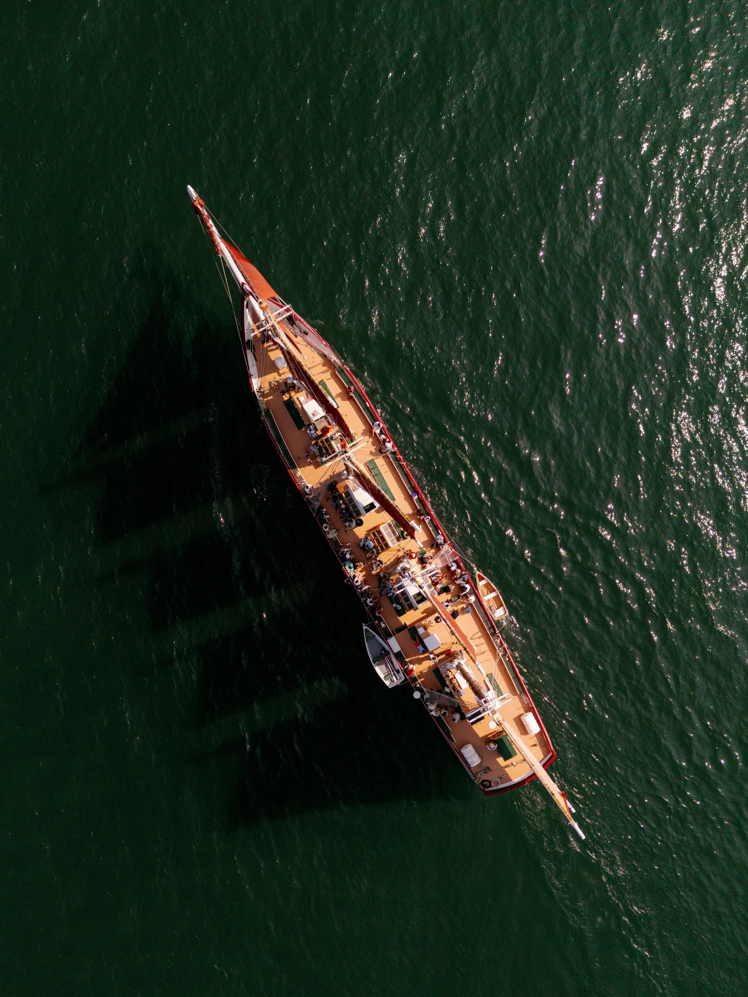 Welcome party? Why not a welcome sail? A few gems from a lovely wedding weekend in Bar Harbor, Maine

PLANNING &amp; DESIGN @marreroevents
WEDDING &amp; RECEPTION VENUE&nbsp;@thebarharborclub
WECOME PARTY VENUE @projectsocialbarharbor
LIVE GUITARIST 