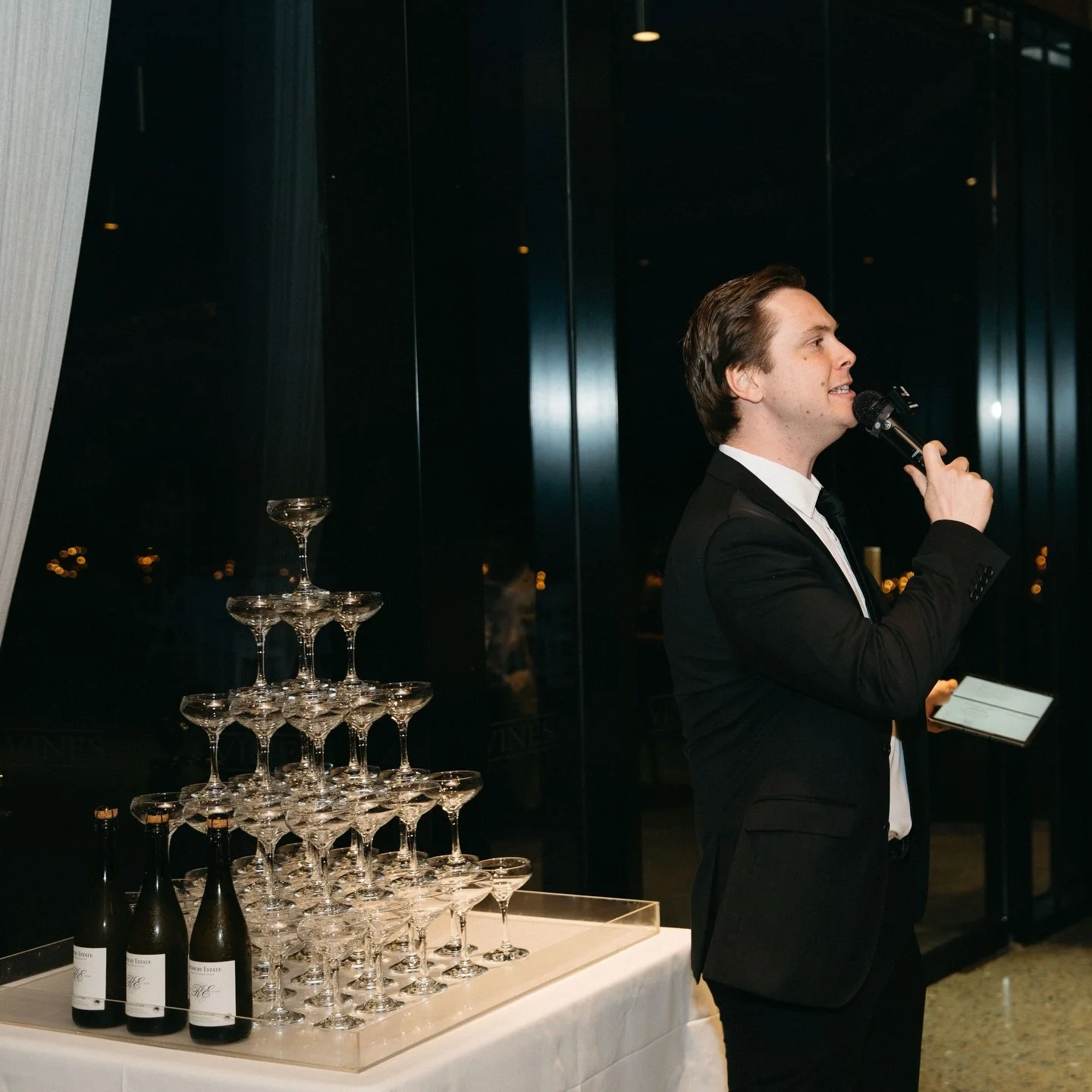 Newlyweds it&rsquo;s time to pop the champagne 🍾 💍🤍

📸 @singlesoulau 

#melbournecelebrant
#marriagecelebrantmelbourne
#melbourneweddingcelebrant
#celebrantmelbourne
#melbourneweddings