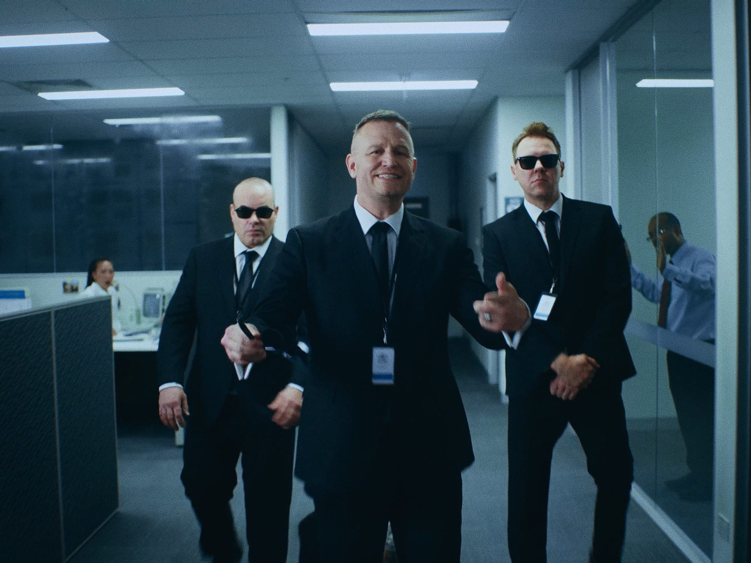 HILLTOP HOODS "DON'T HAPPY BE WORRY"