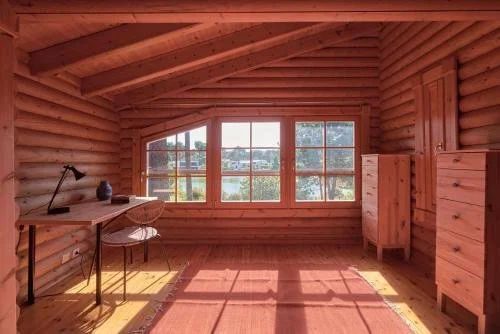 Private room writing area.jpg