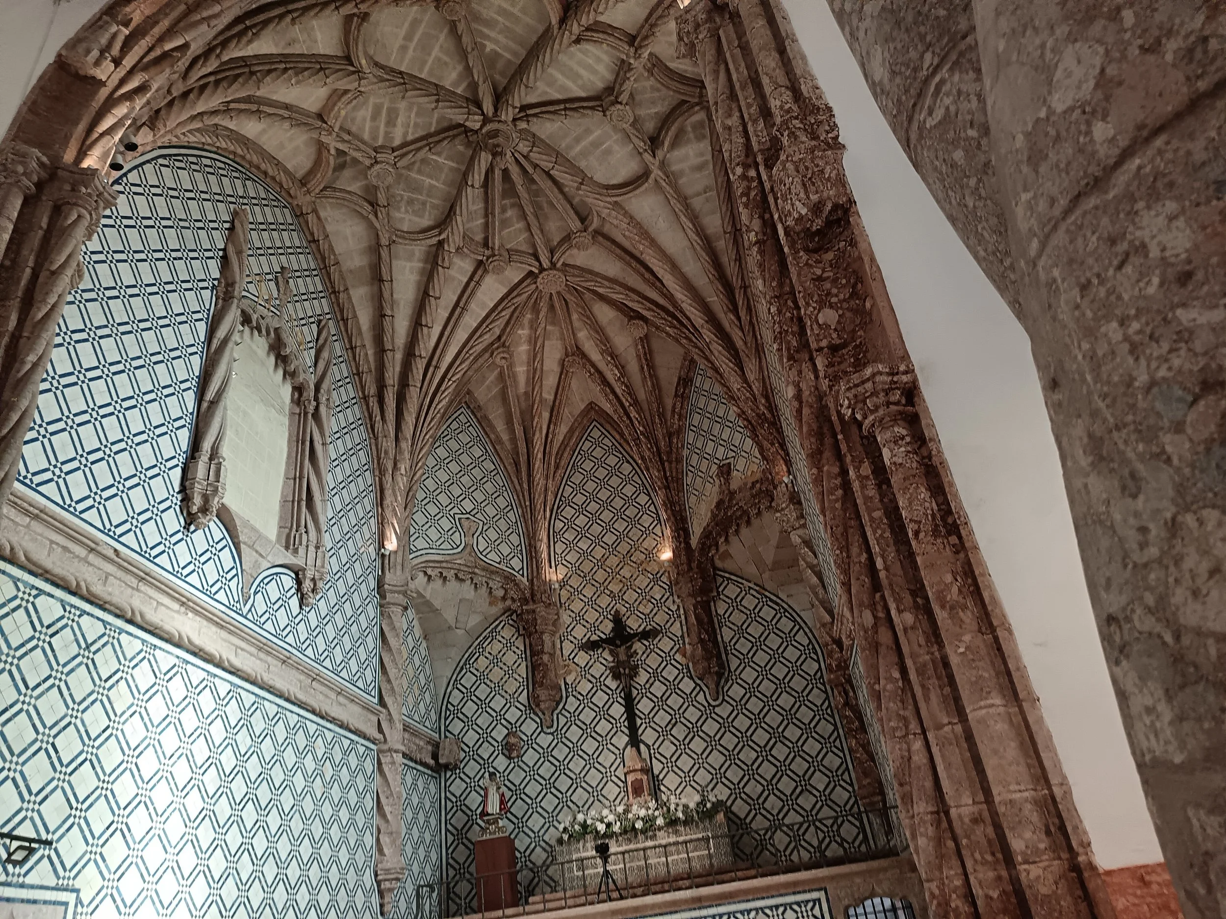 Church of Nossa Senhora do Bom Sucesso in Cachilas.jpg