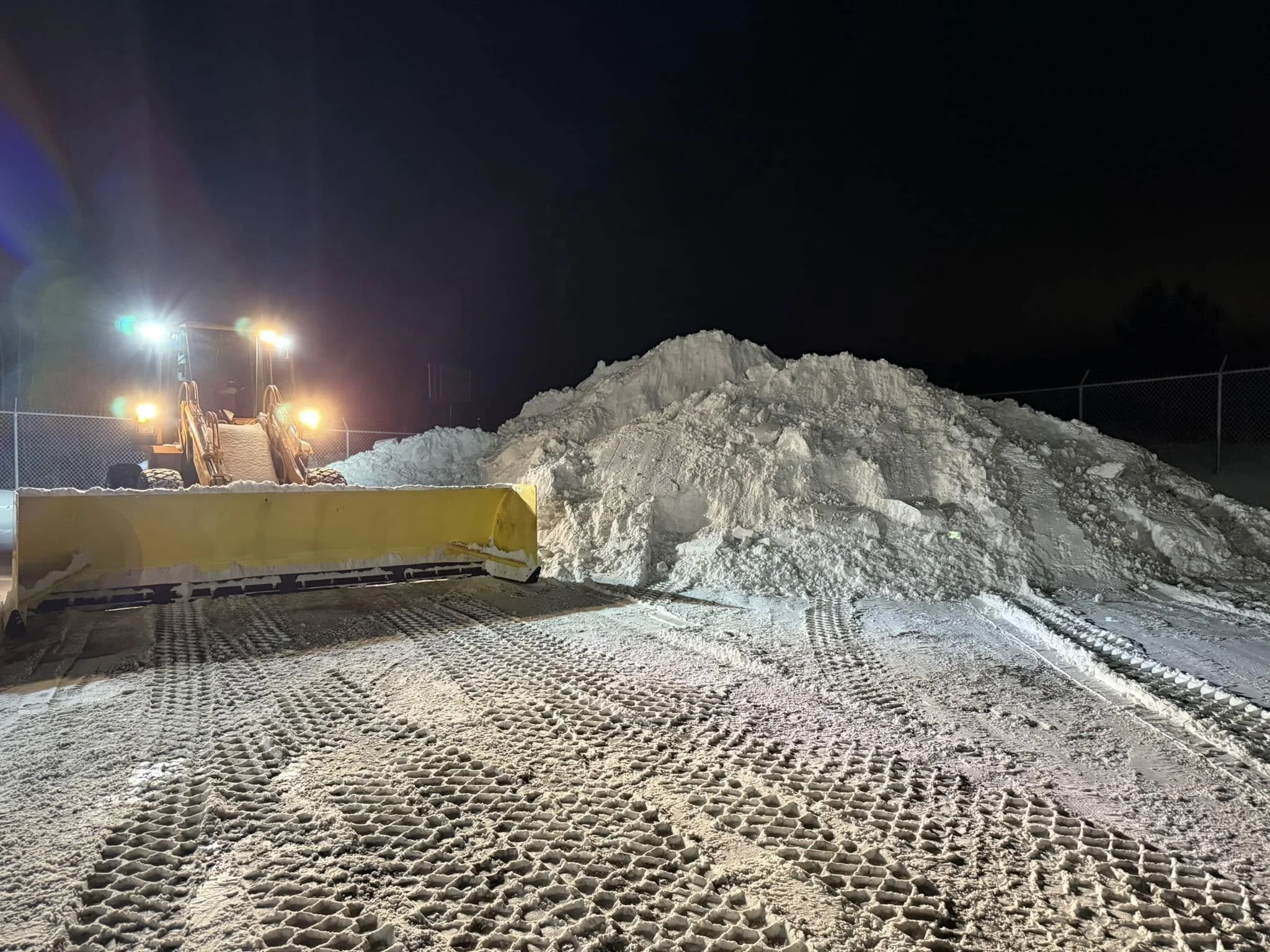 Snow stacking with loader