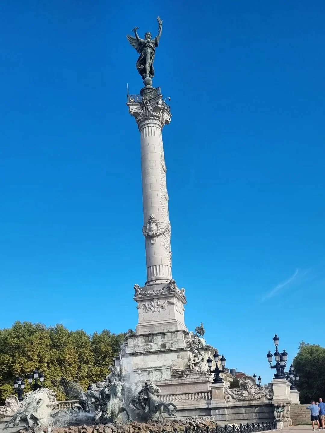 📊 1 an d&eacute;j&agrave; !
Aujourd&rsquo;hui passage chez le comptable pour faire le point sur cette premi&egrave;re ann&eacute;e&hellip; Quelle fiert&eacute; de voir tout le chemin parcouru 🚀

Et sur le chemin, tomber face &agrave; ce monument gr