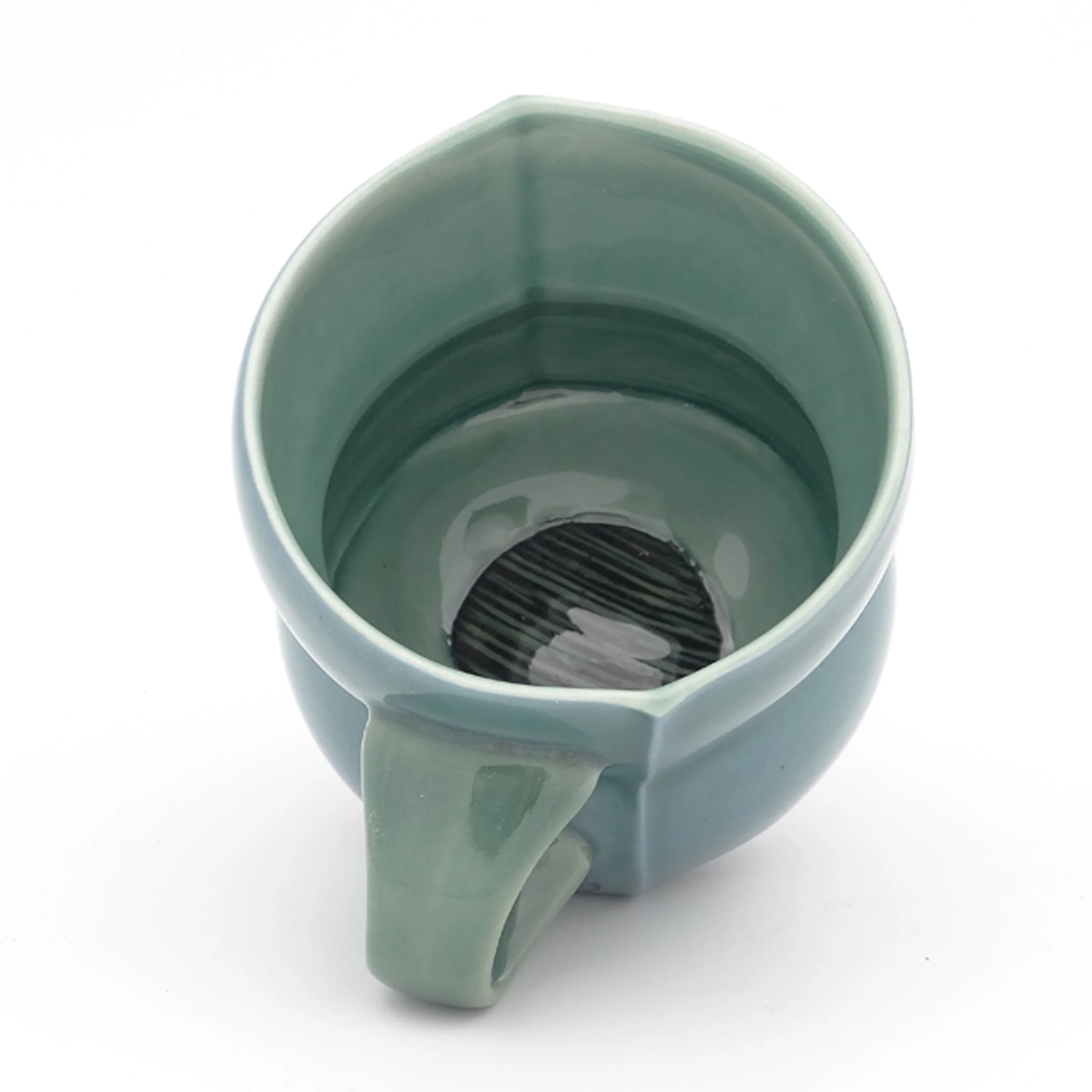 shortcurvymuginside-web.jpg