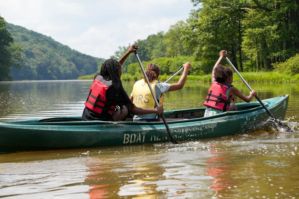 Summer may be behind us, but the memories live on. From catching their first fish to camping under the stars, backpacking, and even paddling a canoe, summer camp youth explored, learned, and grew alongside amazing partners like @mountainwatershed, wh