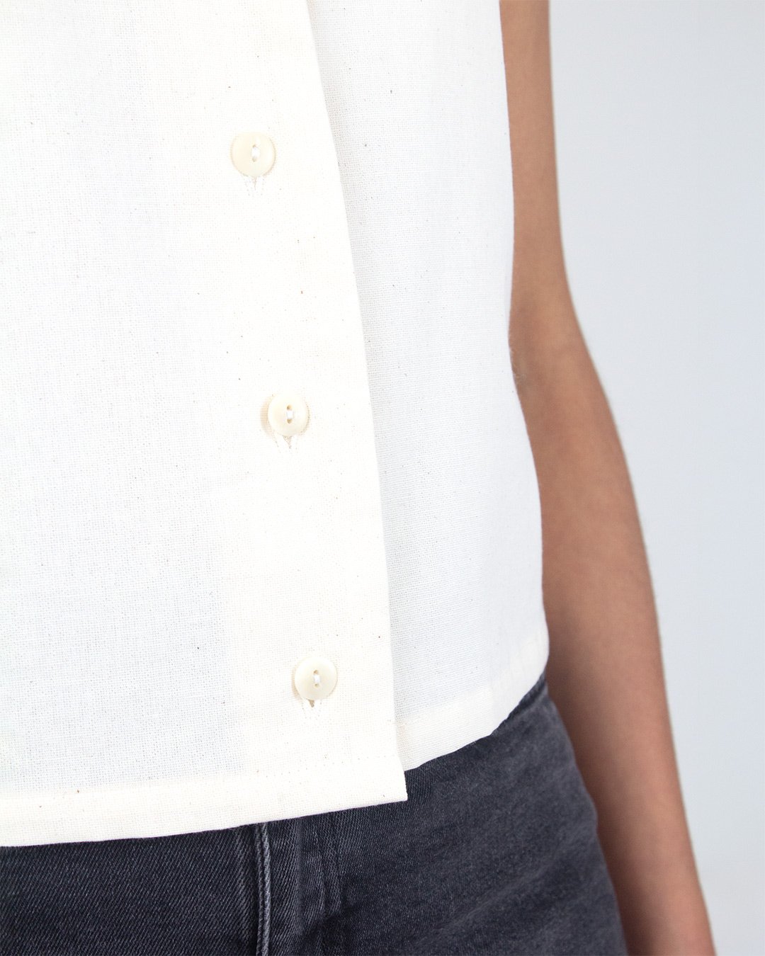 maker-reversible-top-ecru-05m.jpg