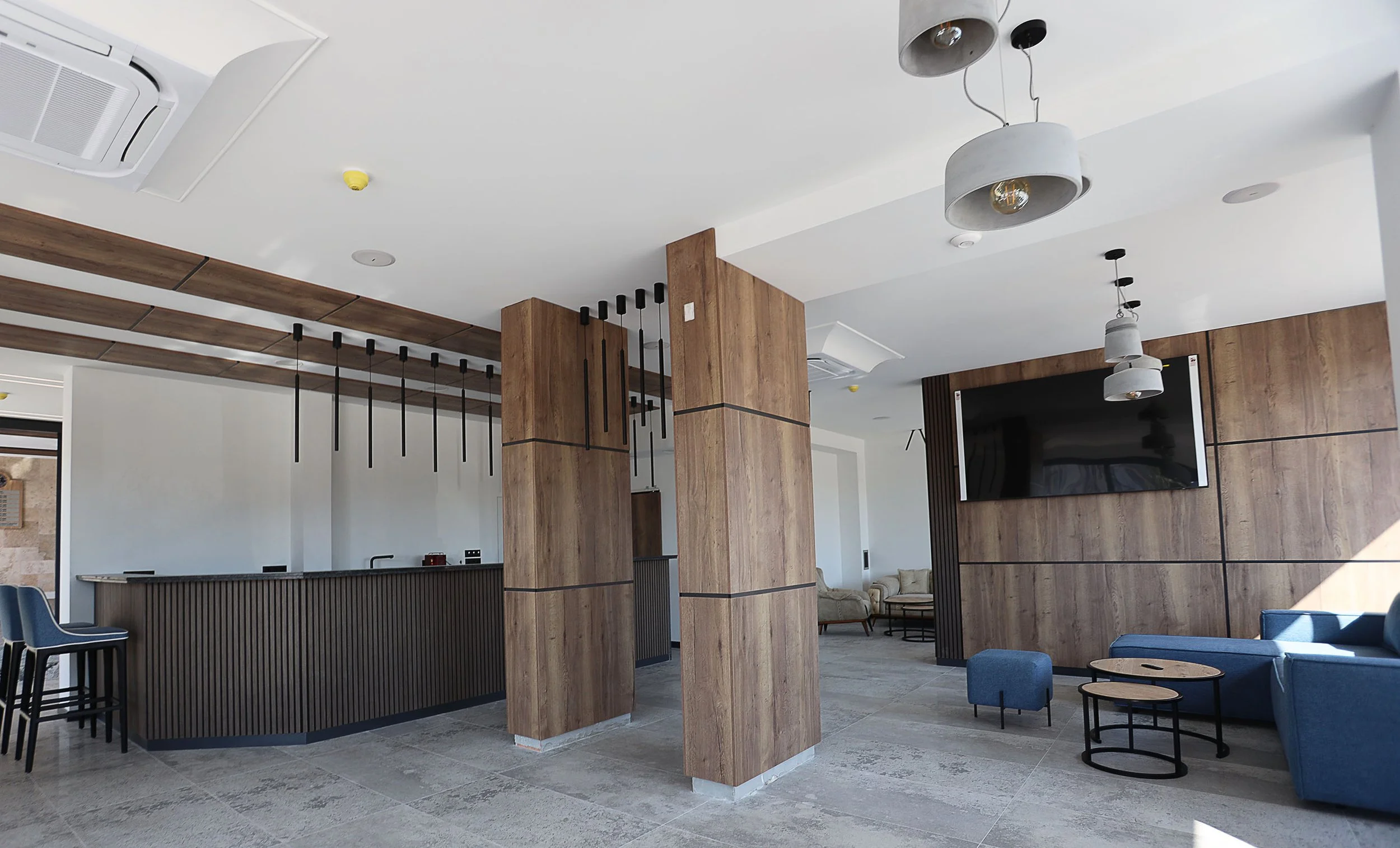 Lobby_2.jpg