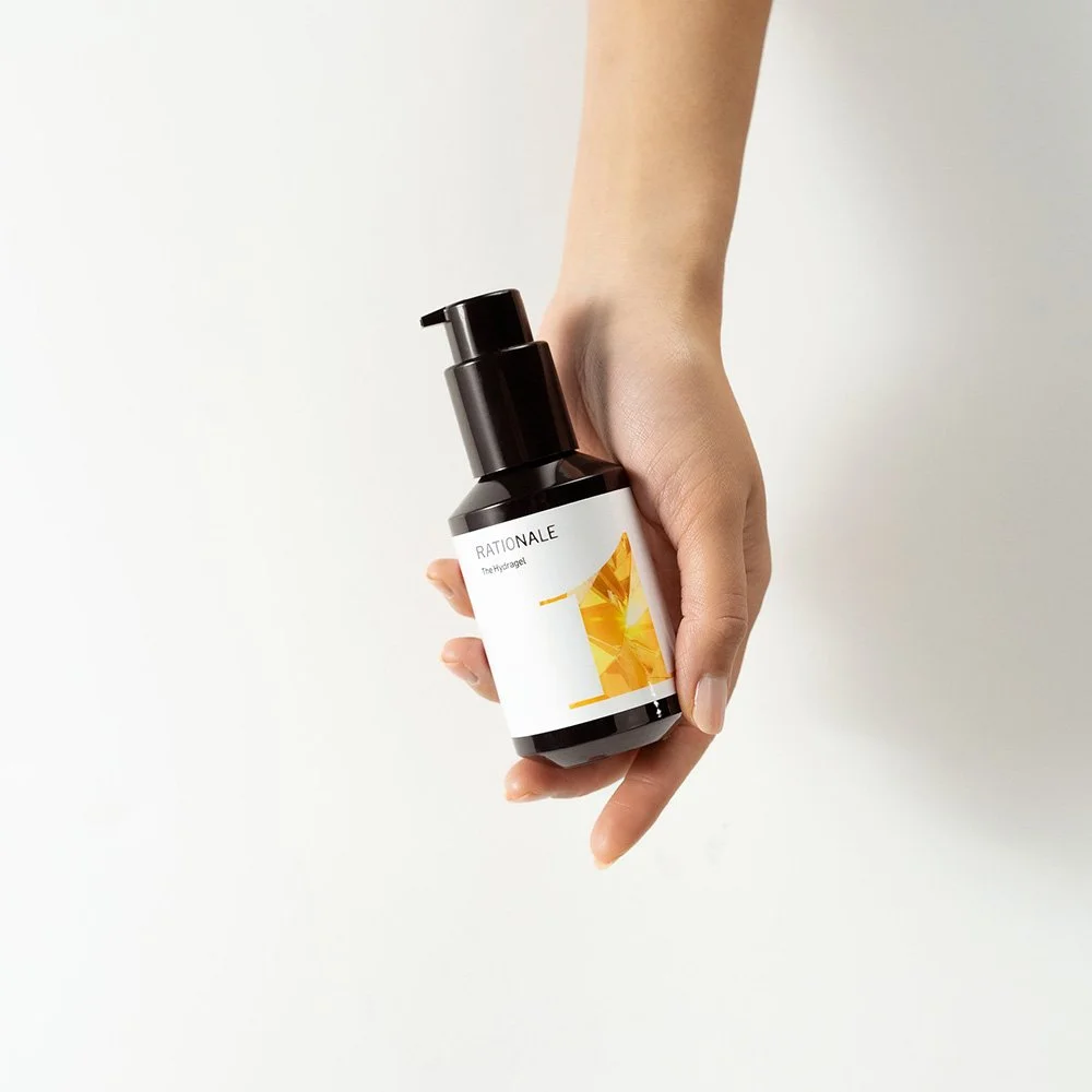 1-HYDRAGEL InHand.jpg