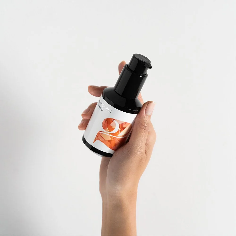 2-HYDRAGEL InHand.jpg