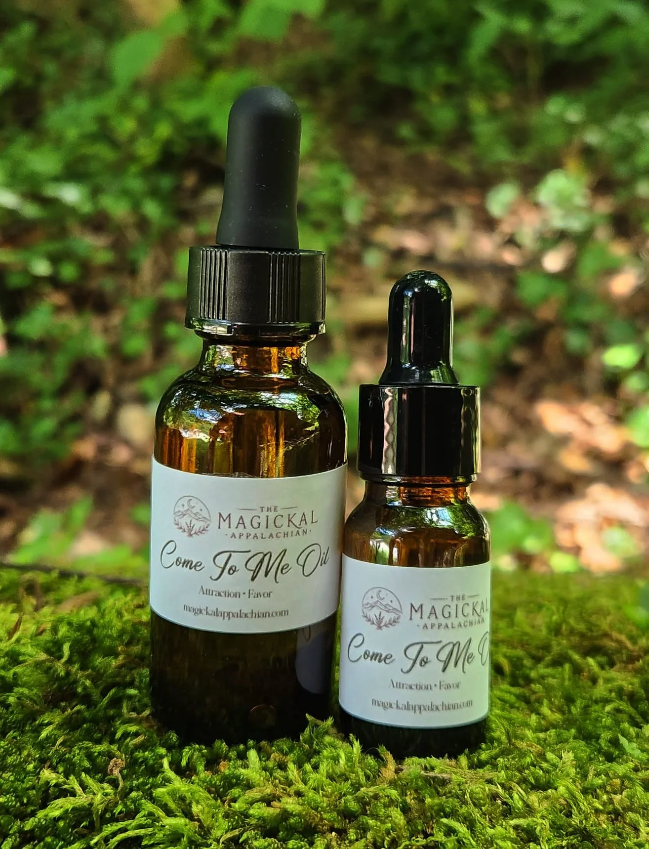A traditional attraction and favor oil crafted to draw attention, goodwill, opportunity, charm, customers, and romantic interest.