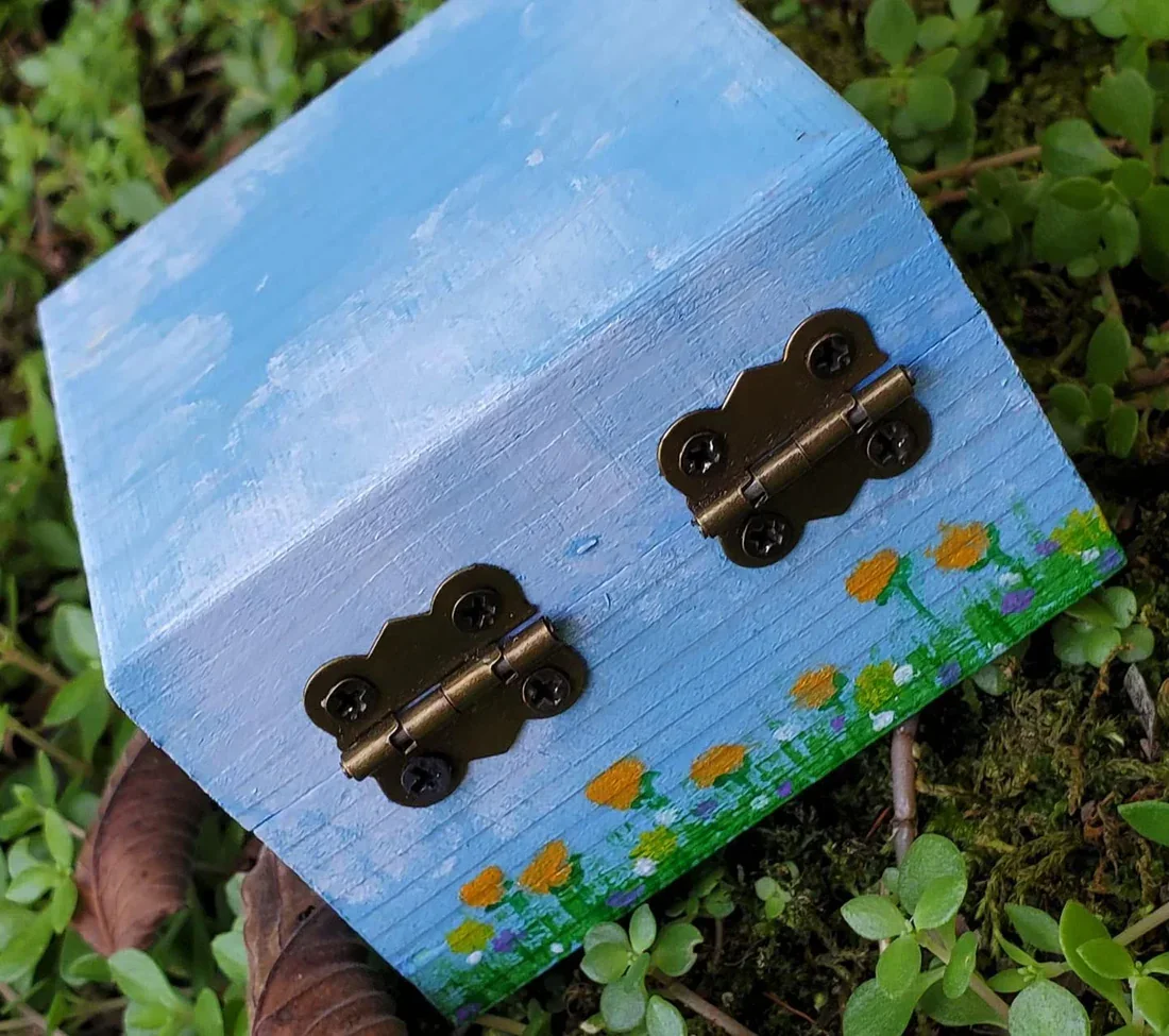 Hand-painted mirror manifestation box for intentions, petitions, spellwork, mirror magic, self-love, protection, shadow work, sigils, charms, and spiritual keepsakes.