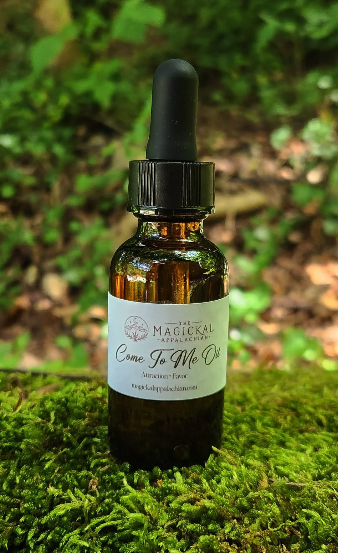 A traditional attraction and favor oil crafted to draw attention, goodwill, opportunity, charm, customers, and romantic interest.