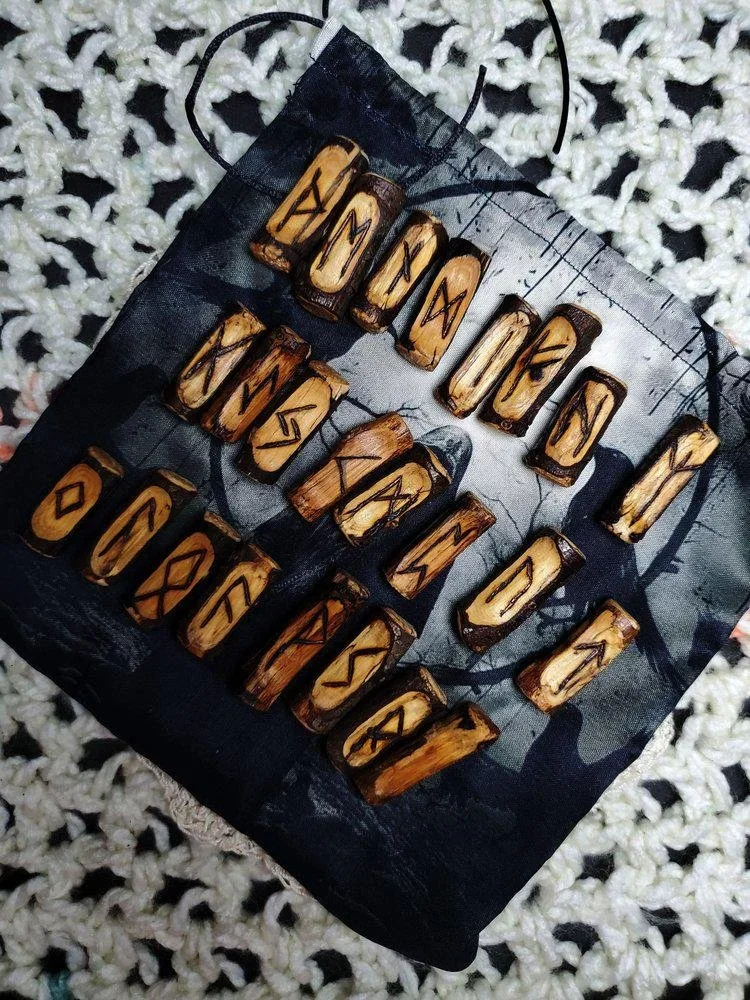 Elder Futhark Oak Rune Set with Bag
