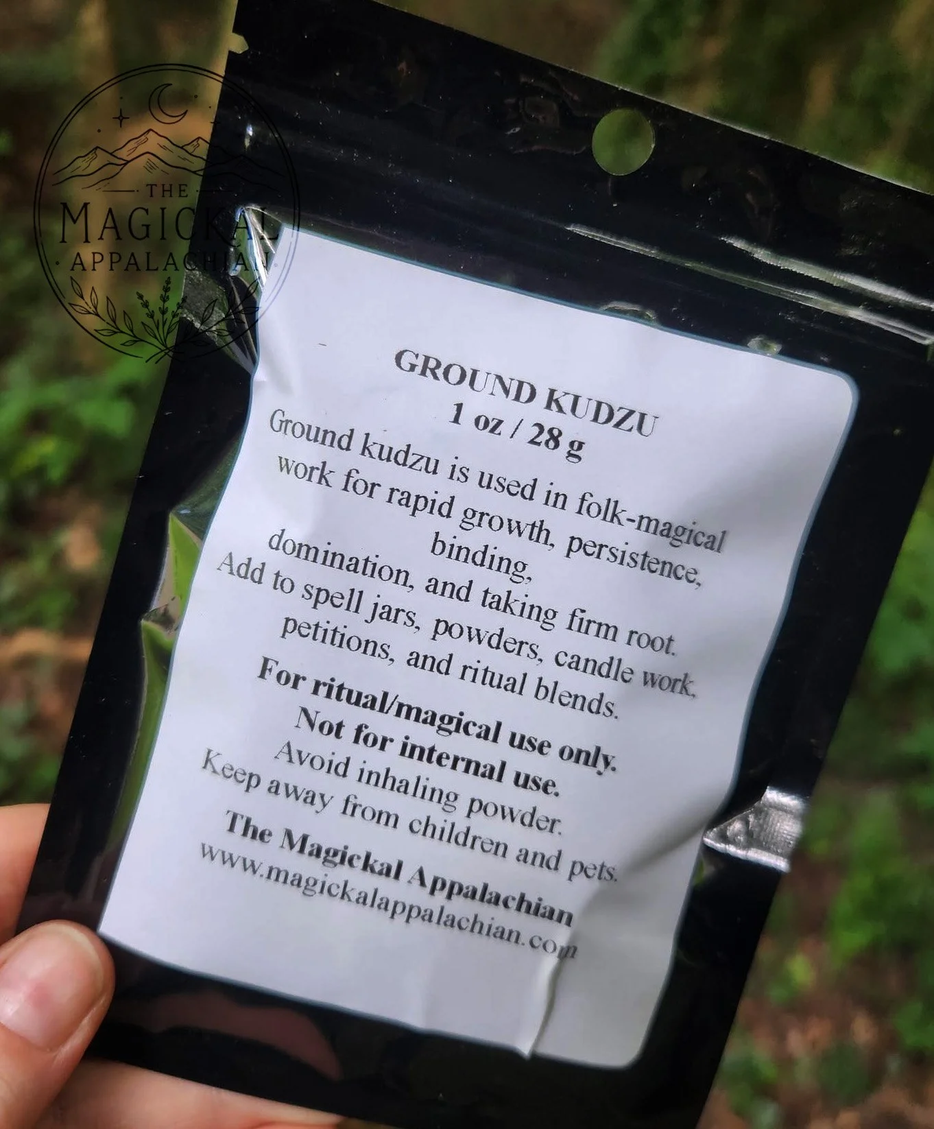 Ground kudzu for folk-magical work involving rapid growth, persistence, binding, domination, entanglement, and taking firm root. Use in spell jars, powders, candle work, petitions, and ritual blends.