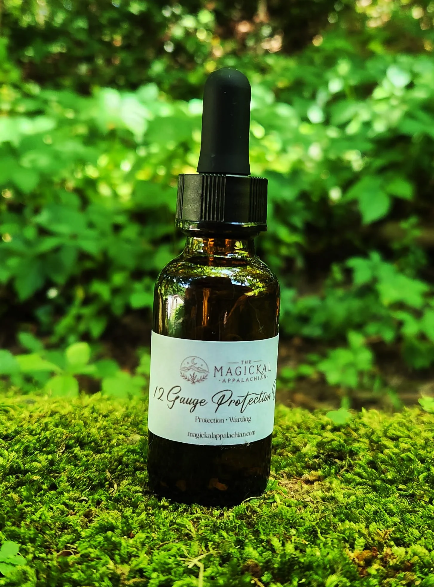 A strong spiritual protection and warding oil crafted for home protection, boundaries, thresholds, candle work, and spiritual defense.