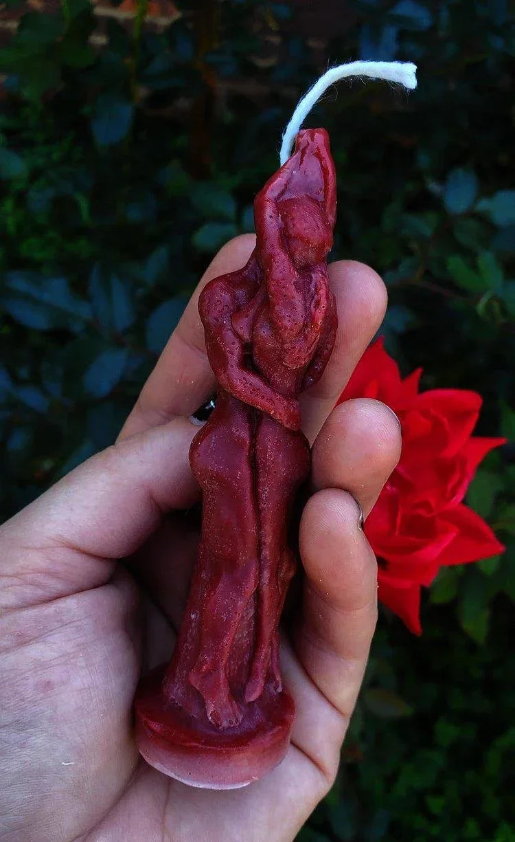 Intertwined Lovers Candle